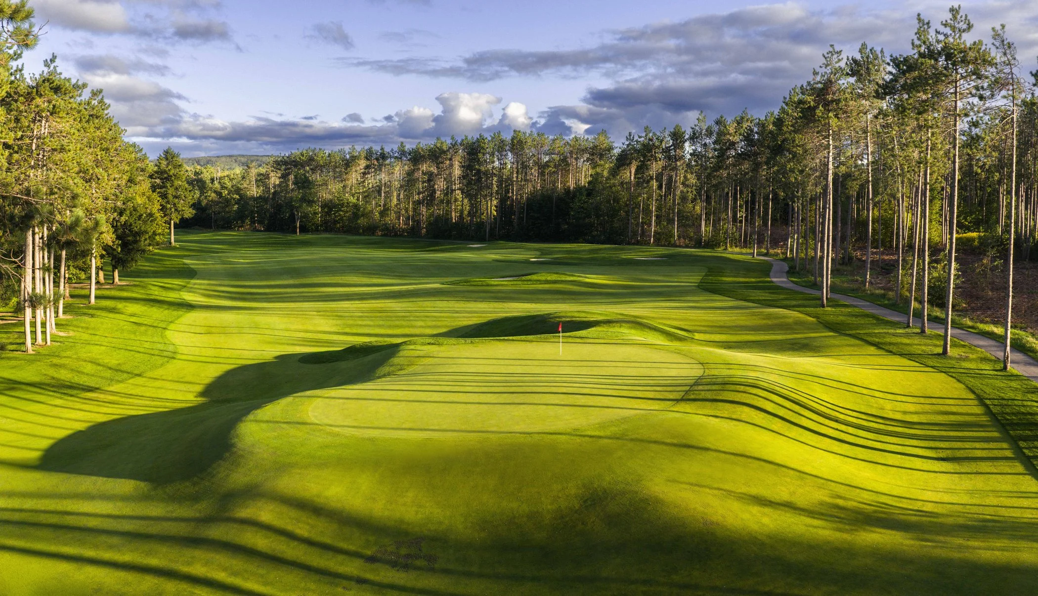 boyne-golf-highlands-hills-10-green.jpg