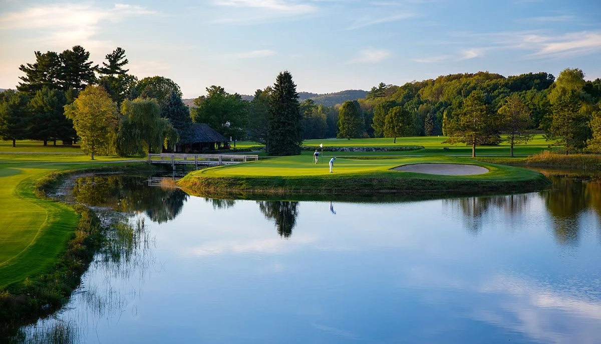 boyne-golf-mountain-monument-18-green.jpg
