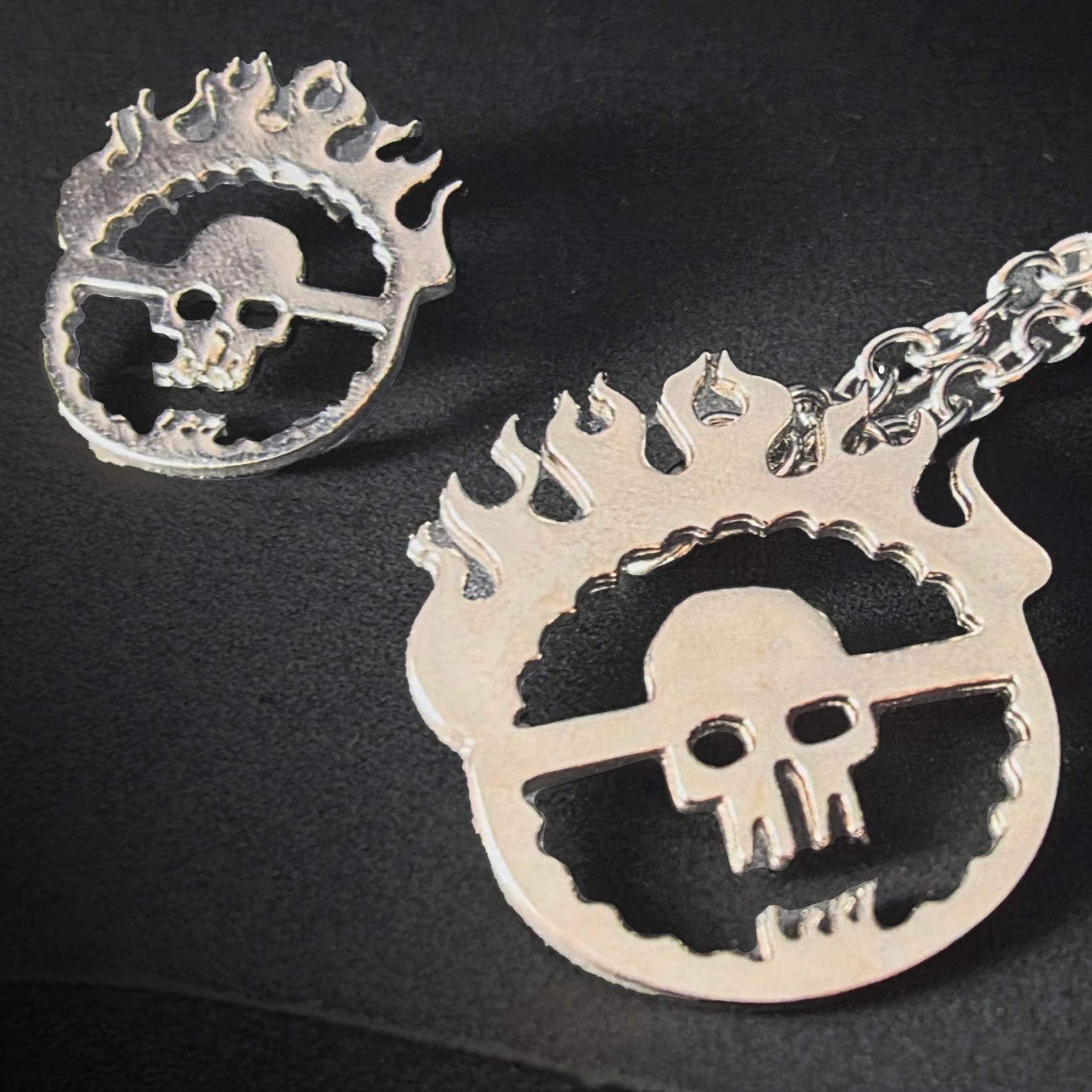 Openwork+Chain+and+Medallion.png