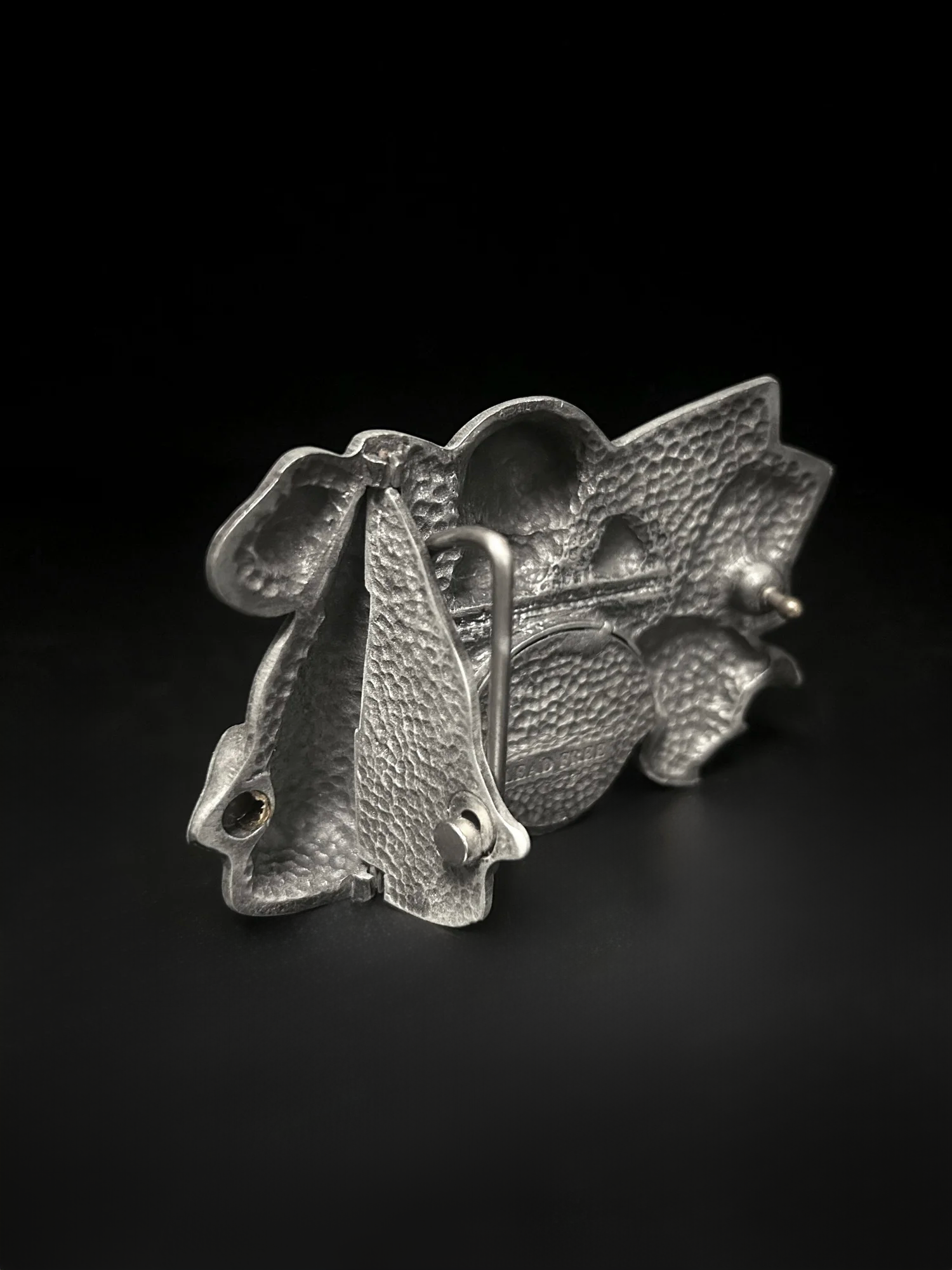 beltbuckleclose.png
