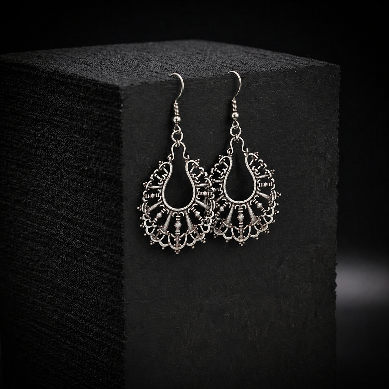 Pillar Gem Earring.png