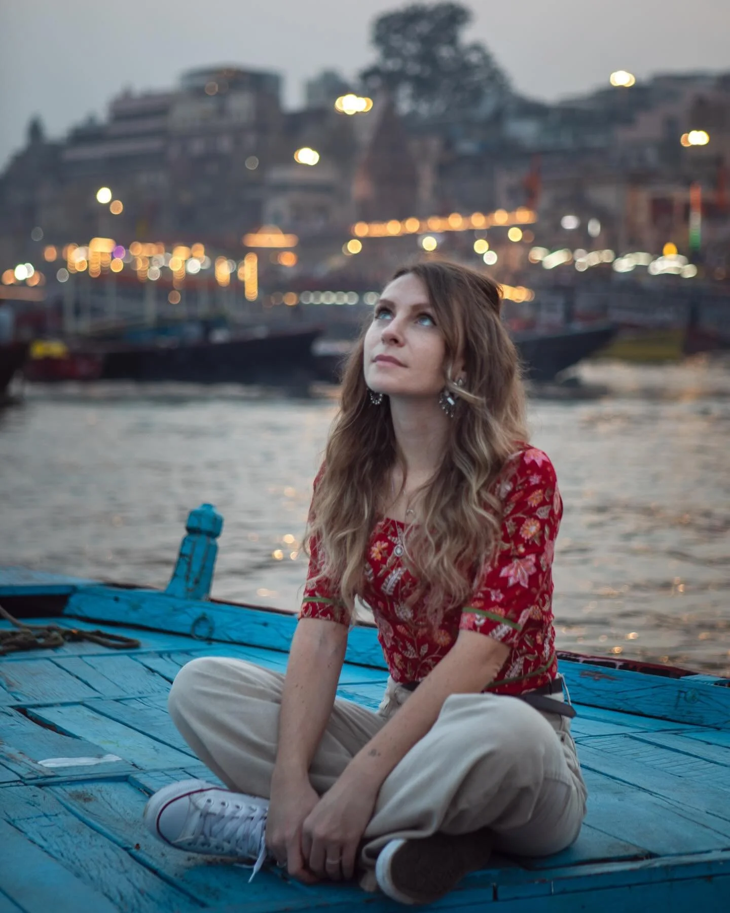 Oggi ho mandato una newsletter, si chiama &ldquo;l&rsquo;ora di fermarsi&rdquo; e parla dell&rsquo;ultimo viaggio, parla di morte, parla d&rsquo;Amore e parla del Vuoto. Vi lascio qualche spezzone qui, il resto lo trovate al link in bio.
🫶
.
.
.
#bo