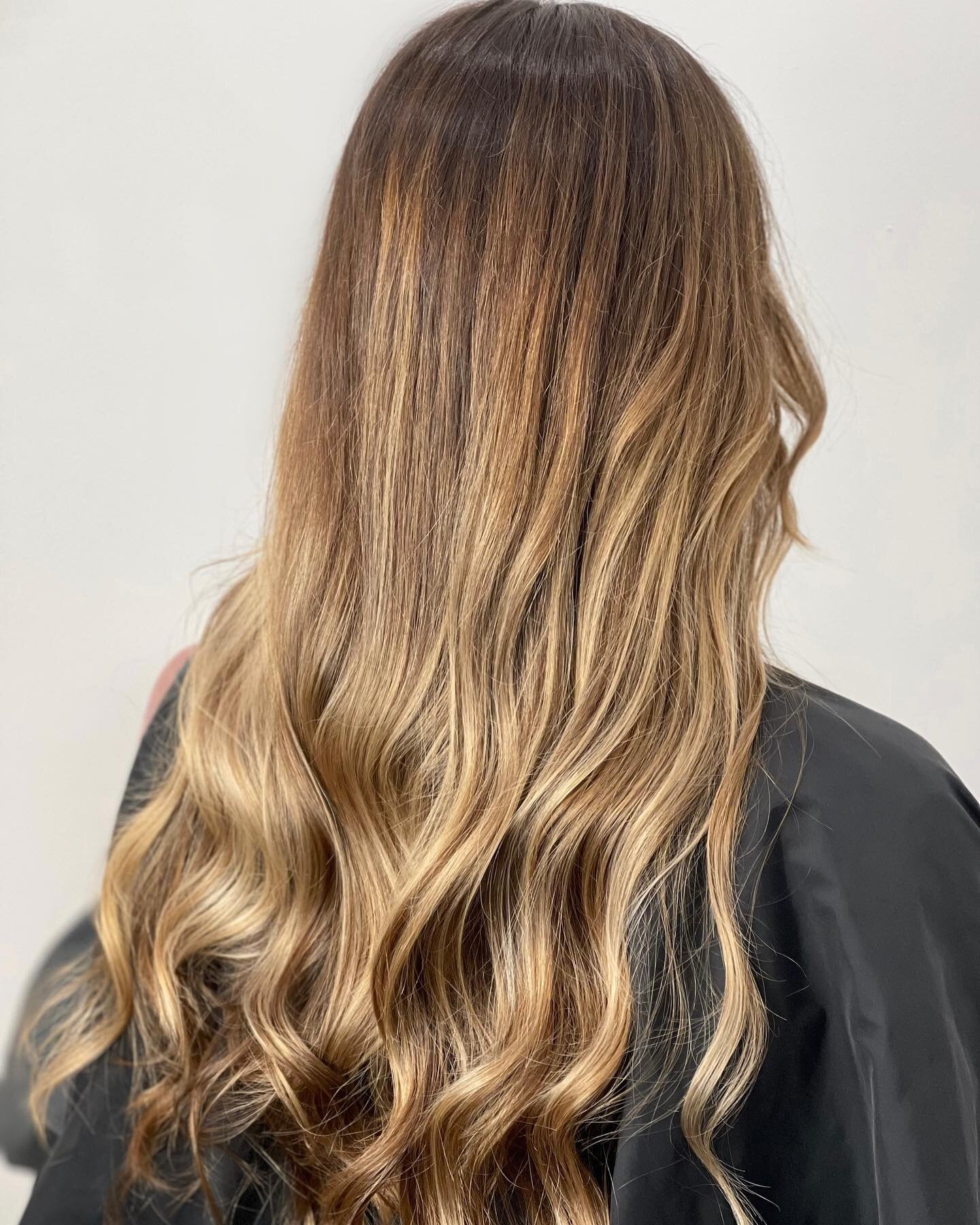 Bronde goddess 👑

What actually is the color bronde? The perfect blend of blonde and brunette 💁&zwj;♀️
I feel like it&rsquo;s a great transition color especially for spring and fall.

What do you think? Could this be your next color?