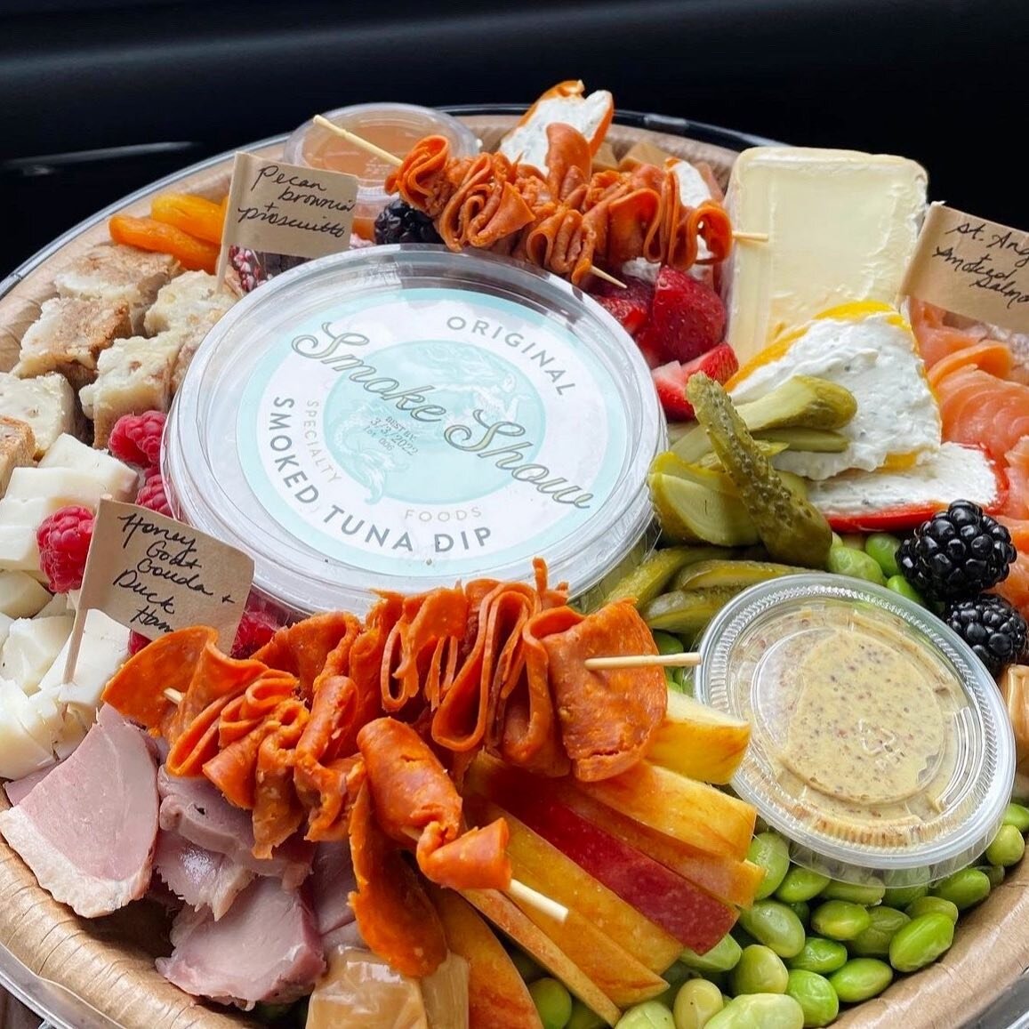 Savory + Sweet. 🍎 🧀 

Smoked Salmon, Smoked Tuna Dip, Honey Goat Gouda, Duck Ham, Creole Mustard, Stuffed Peppers, Prosciutto, Pecan Brownies + more! Keep this platter combo in mind for your next order! #NowTakingFallOrders