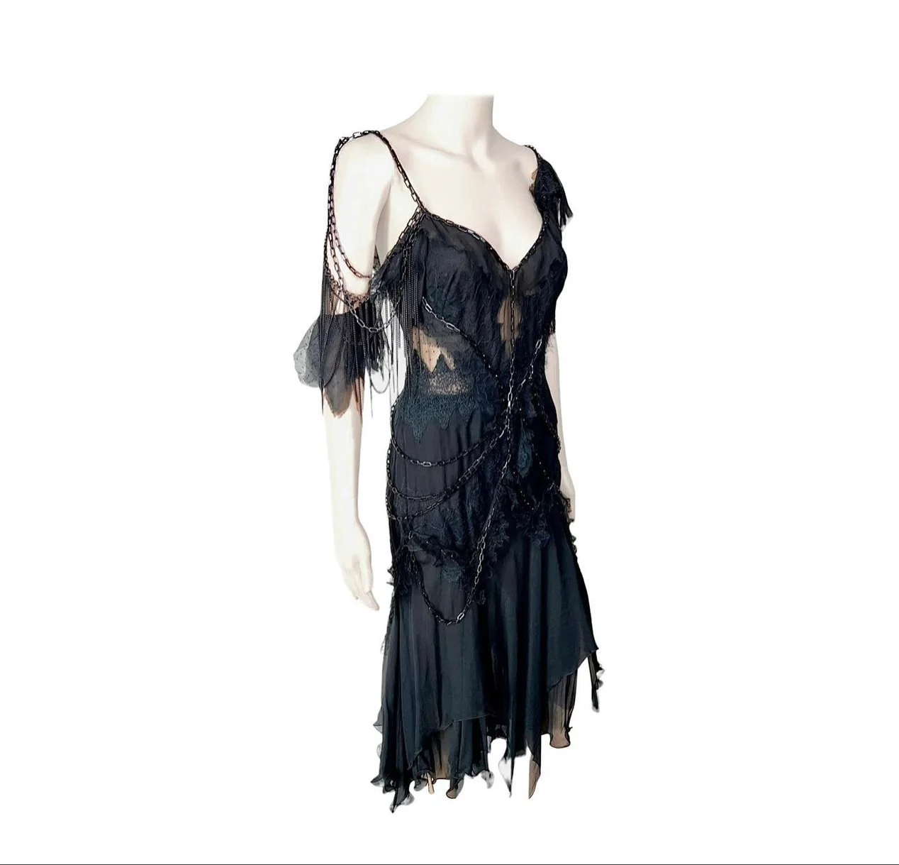 Versace F/W 2003 Runway Chain Embellished Sheer Lace Open Back Black Dress

Available now @opulentaddict 
.
.
.
.
#versace #style #outfit #instafashion #instastyle #look #fashion #beautiful #followme #liking #styleinspo #shoppingaddict #fashionaddict