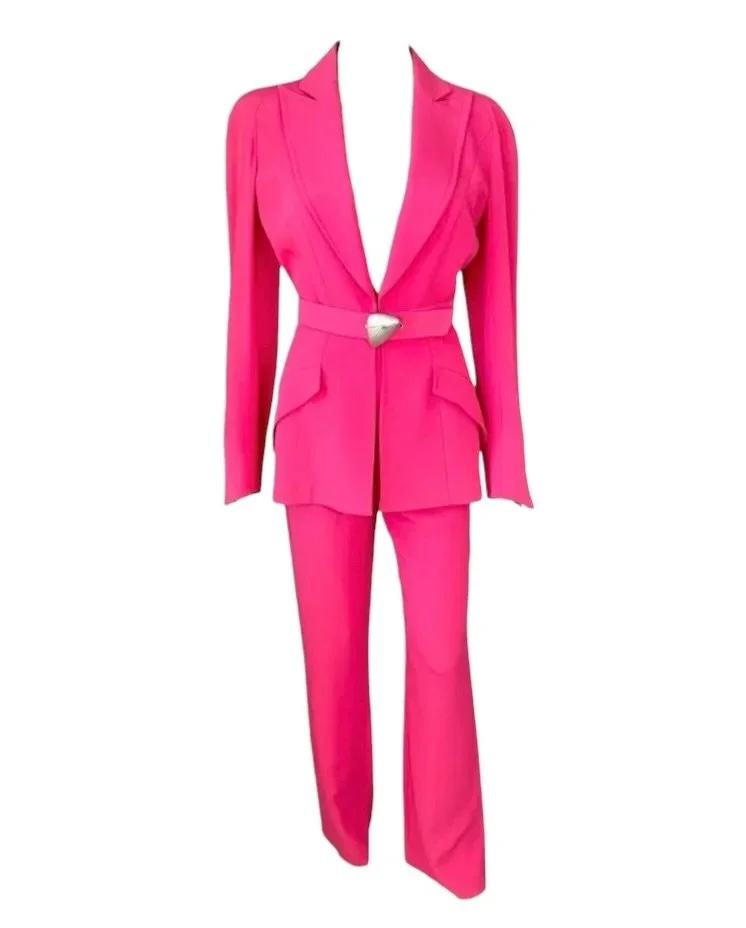 Thierry Mugler Couture F/W 2001 Runway Belted Ensemble Pant Suit 2 Piece Set

Available now @opulentaddict
.
.
.
.
.
#mugler #thierrymugler #runway #pantsuit #opulentaddict @opulentaddict