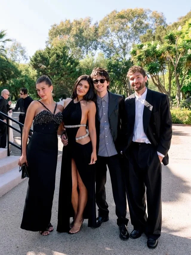 Wedding season 👀🥵 @kyliejenner looks 🔥 wearing a Spring 2004 Roberto Cavalli gown purchased from @opulentaddict for the Jordyn Woods-Karl Anthony Towns wedding! Styled by @makkaroo and @rosegrandquist and assisted by @roberts.charlee ! The white v