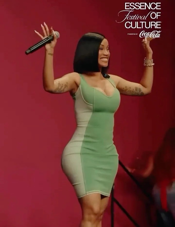 Pop off 🔥 @iamcardib wearing Spring 1991 Azzedine Ala&iuml;a dress purchased from @opulentaddict for the Essence Festival of Culture! Styled @kollincarter and assisted by @juanmarioortiz_ !
.
.
.
#cardib #azzedinealaia #vintage #essensefestival #opu