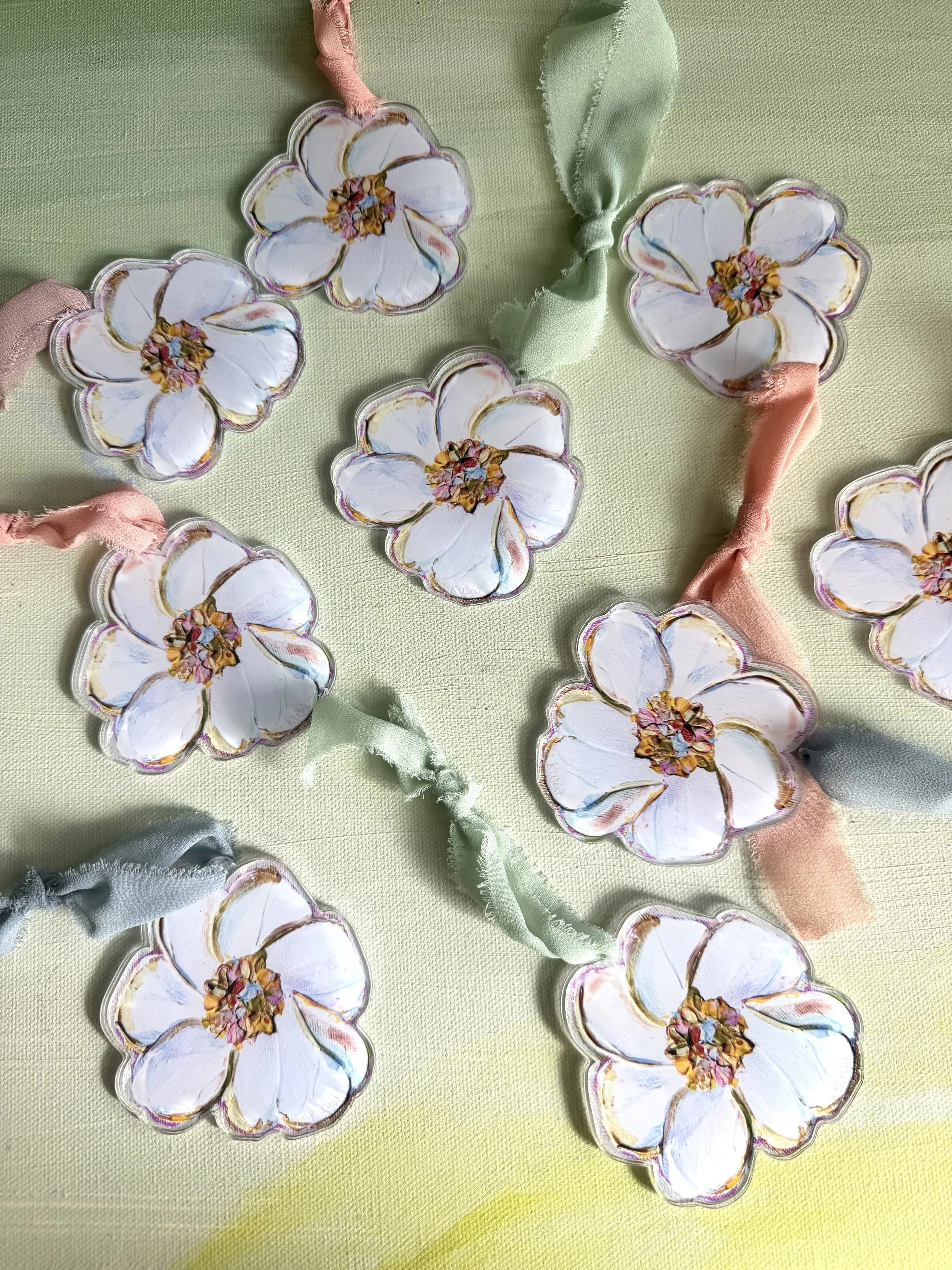 magnolia/narcissus ornament