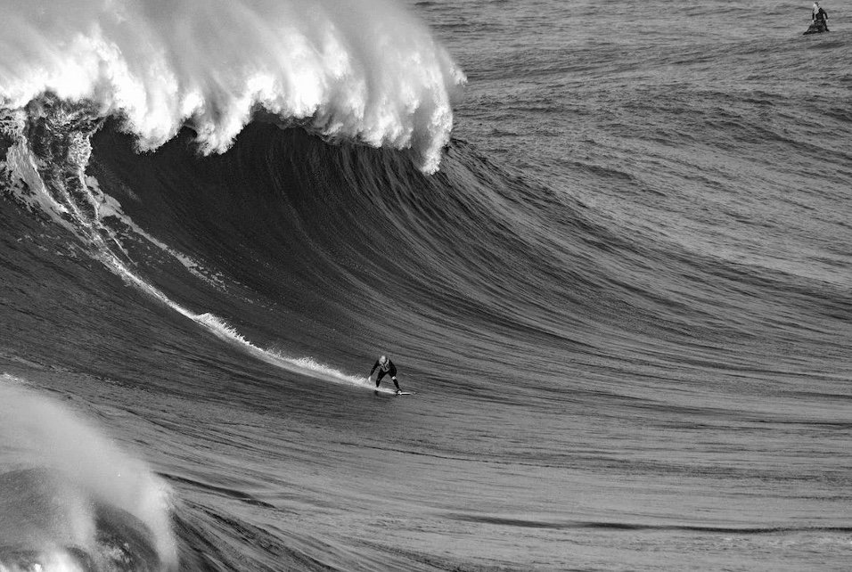 Matt Formston surfing Nazare, Portugal (2022)