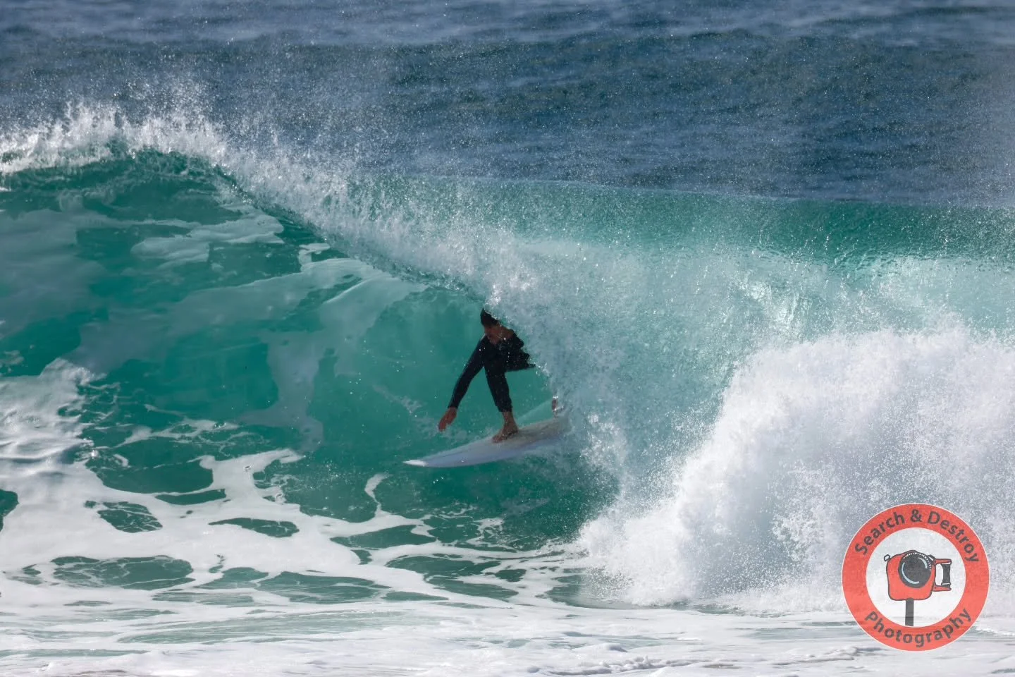 Winter Vibes : Keep the Vibes
.
.
.
@canonanzpro @nmsr.com.au #mirrorless #eosr3 #rf200800mmf639isusm #searchanddestroyofficial #serchanddestroyphotograpy #surfing #2035 
📸@dmenelau