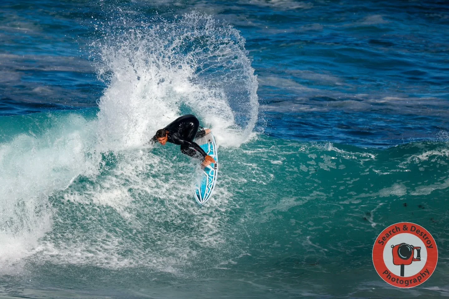 Spring Vibes : Locals Only
.
.
.
@canonanzpro @nmsr.com.au #mirrorless #eosr3 #rf200800mmf639isusm #searchanddestroyofficial #serchanddestroyphotograpy #surfing #2035 
📸@dmenelau