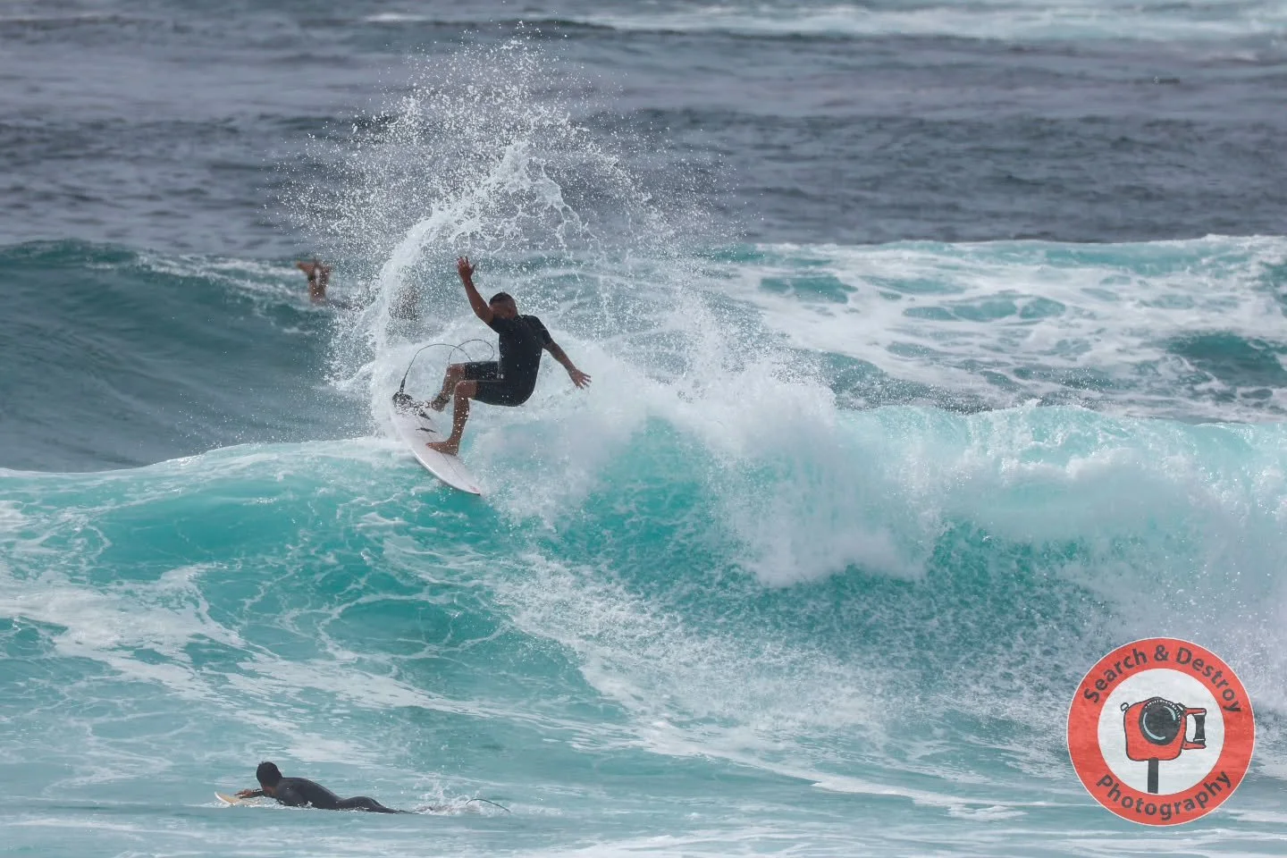 Summer Vibes : It's a Wrap! 
.
.
.
@nmsr.com.au @canonanzpro ##eosr3 #rf200800mmf639isusm #2035 #surfing #searchanddestroyofficial 
📸@dmenelau