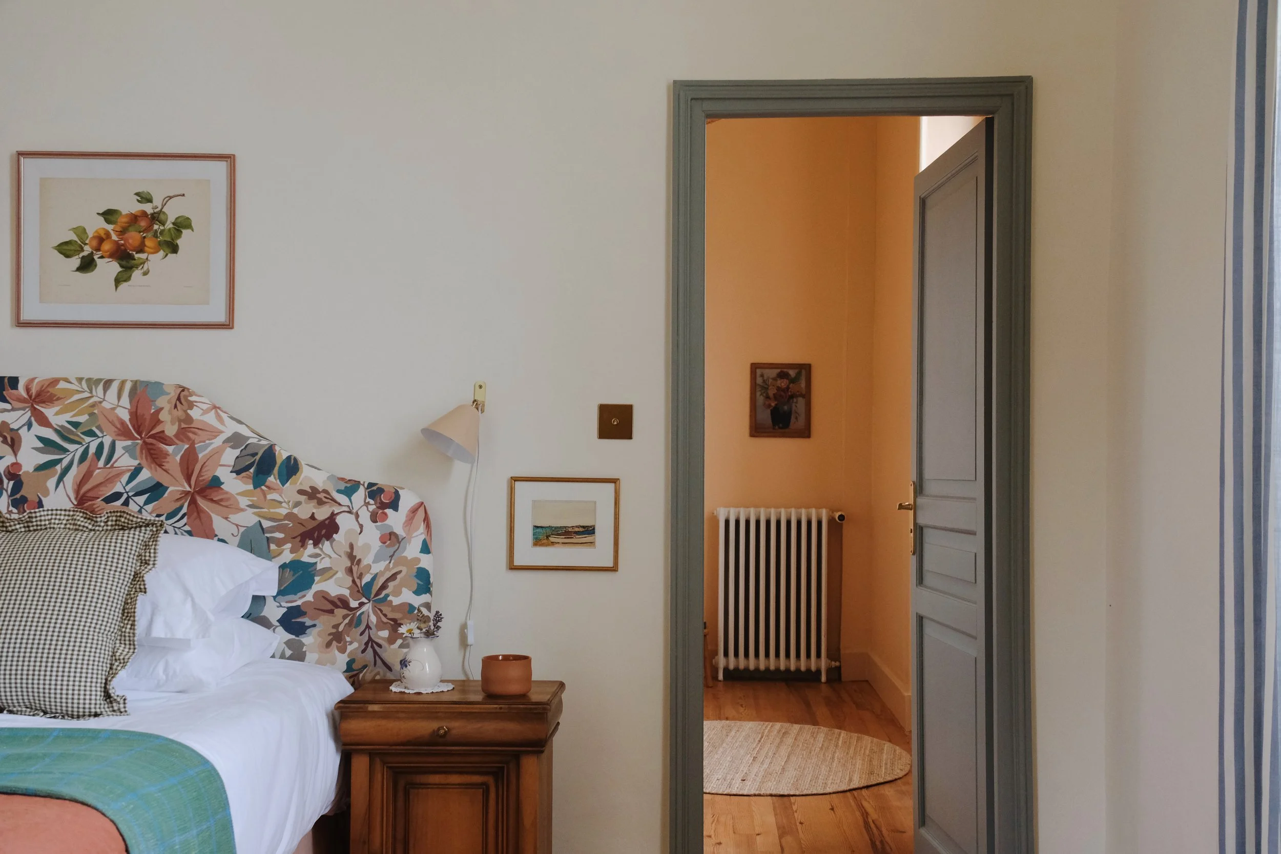 Emma_Lavelle_Chateau_de_Pomiro_300.jpeg