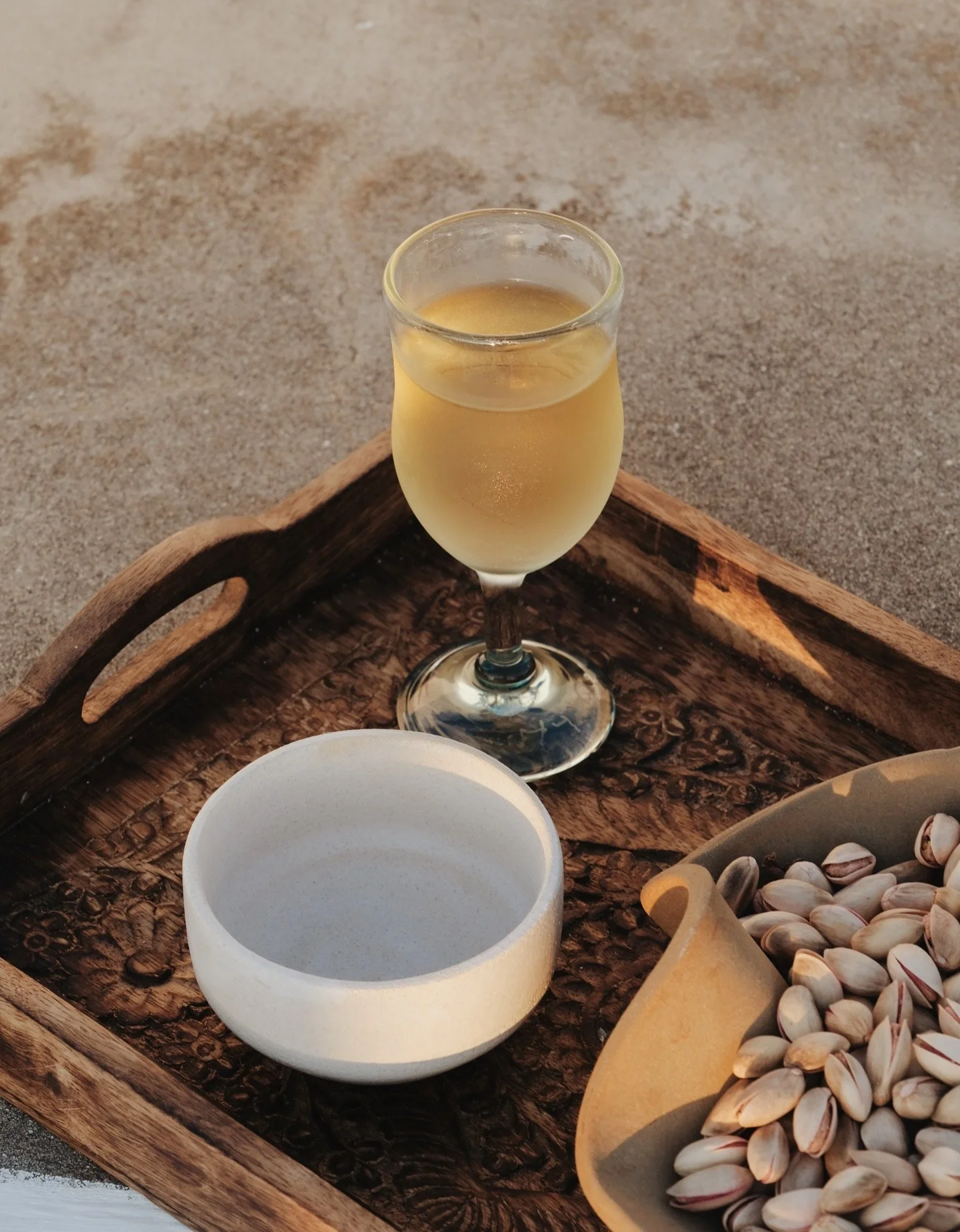 Sundowners with Gregoris spinning his favourite records. Wishing myself back to the Pagostas roof terrace.

📸 @pagostas