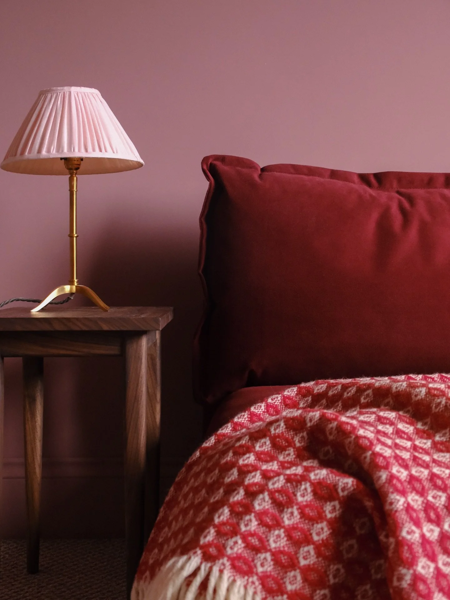 My current favourite little nook of our home in the &lsquo;pink room&rsquo; &mdash; otherwise known as the office, the library and the spare room all wrapped up in one. 💗