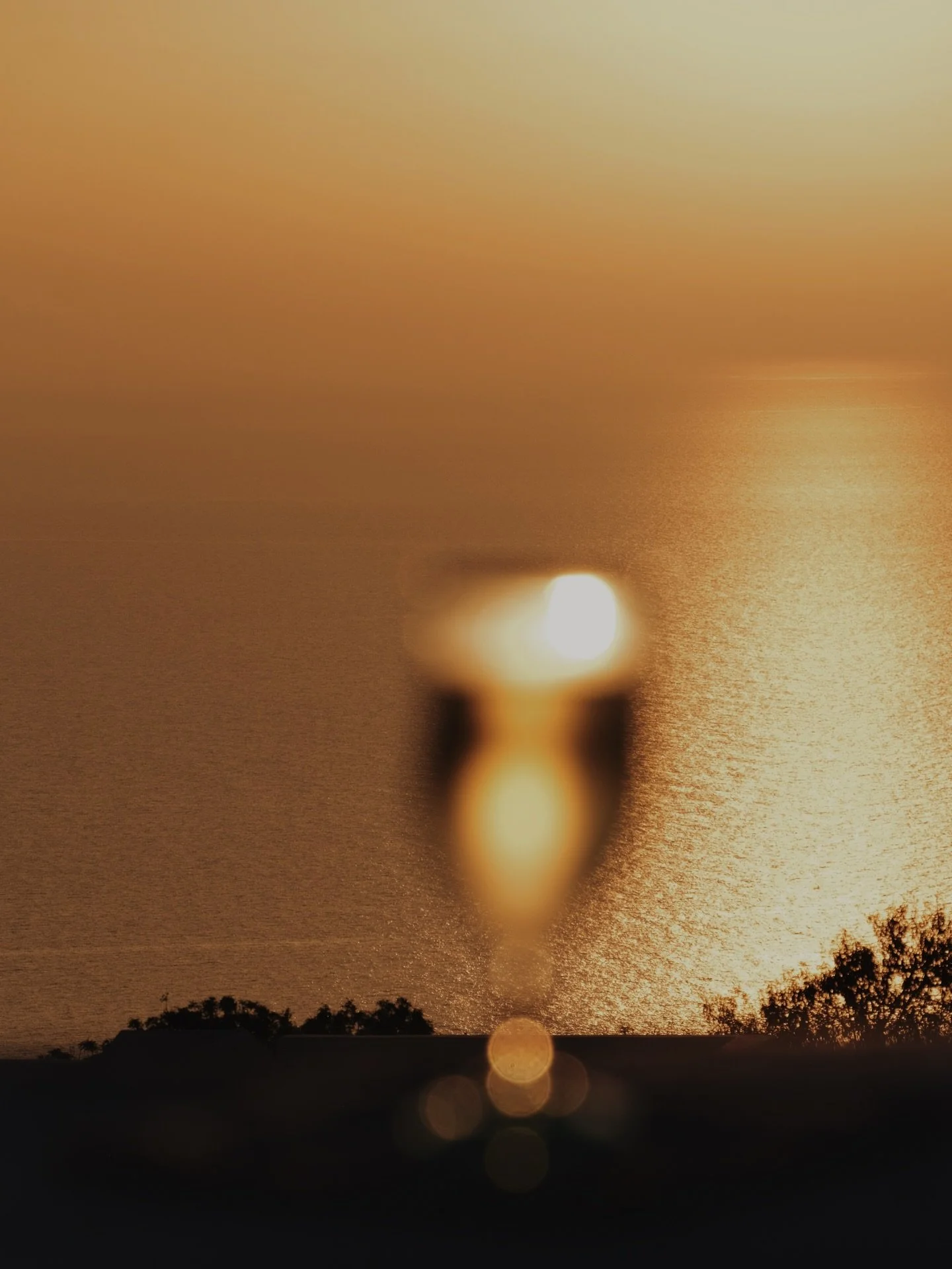 Golden glow for @pagostas at the very end of last summer; my last stop on a three week Greek odyssey that combined work and play. Six months of summer lies ahead, and I&rsquo;m eager for many more sun-drenched shoots such as this delightful four-day 