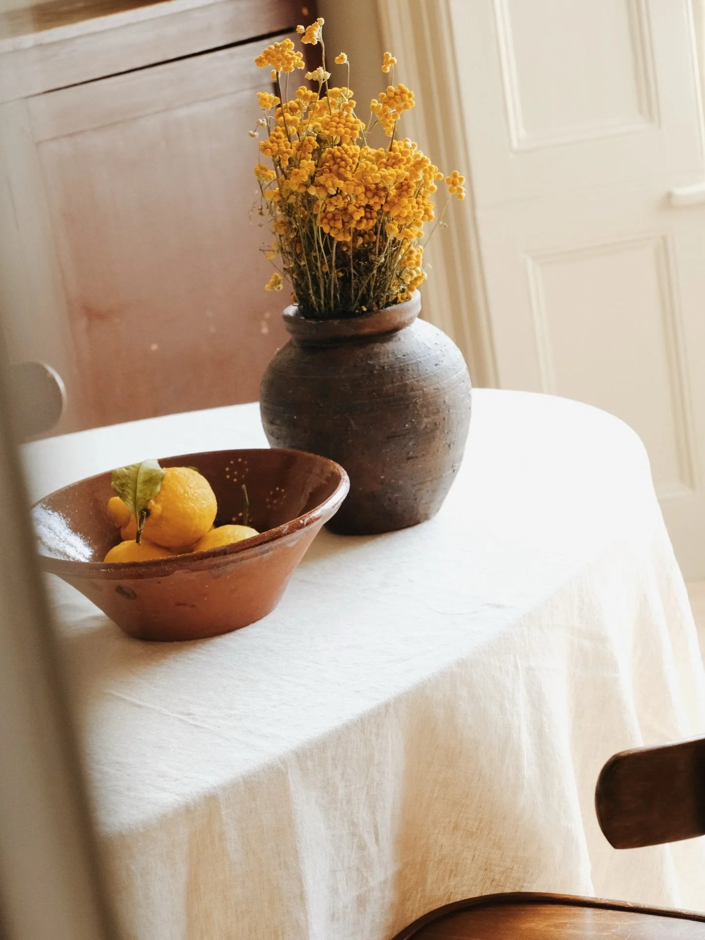 Mimosa, lemons, and the most beautiful light-filled dining room details. Shooting for @figletlife&rsquo;s Ramsgate holiday home, The Pickles a couple of months back.