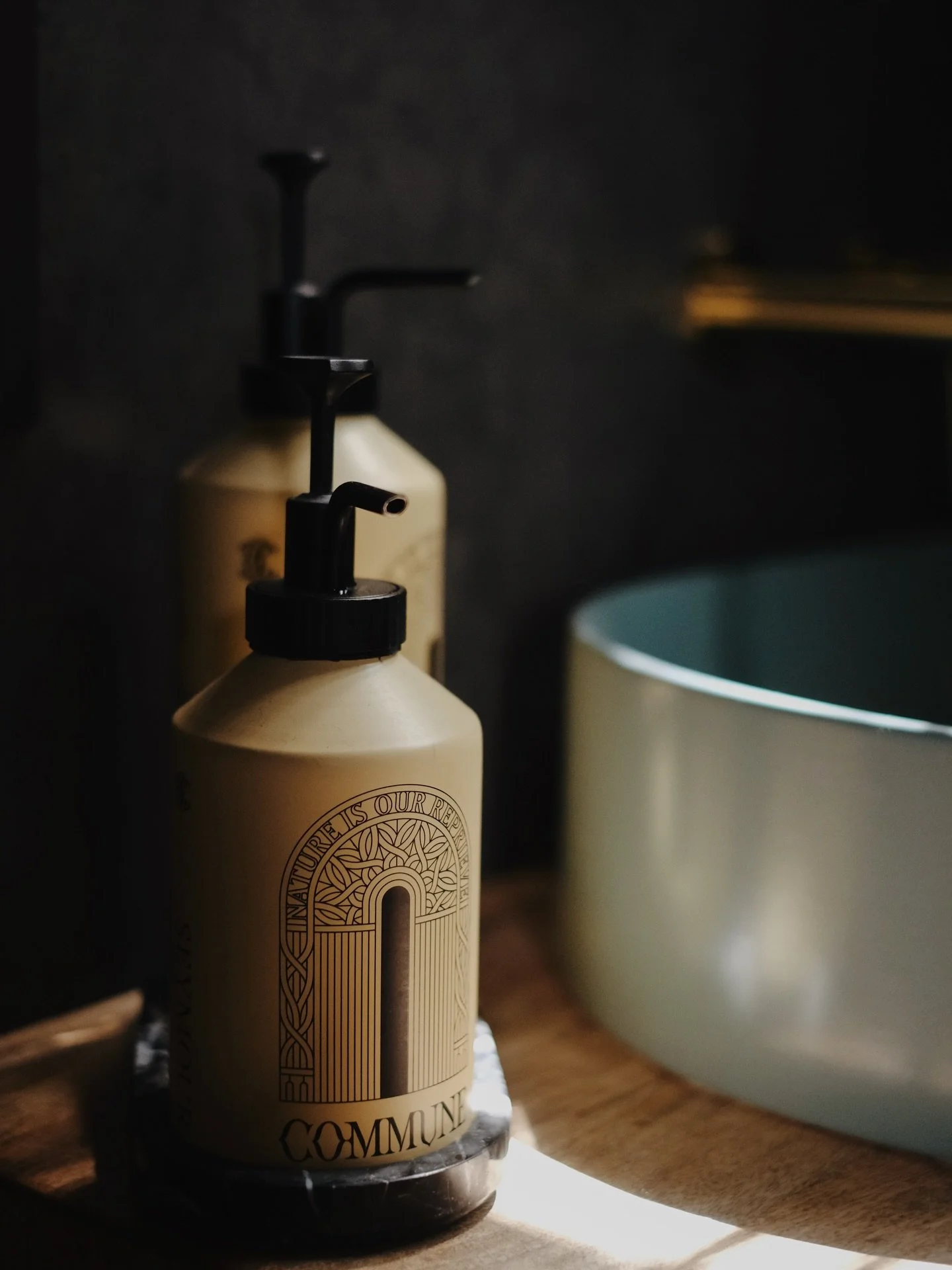 I&rsquo;m a sucker for fancy hand wash. 

📸 @commune.cc at @elmorewild
