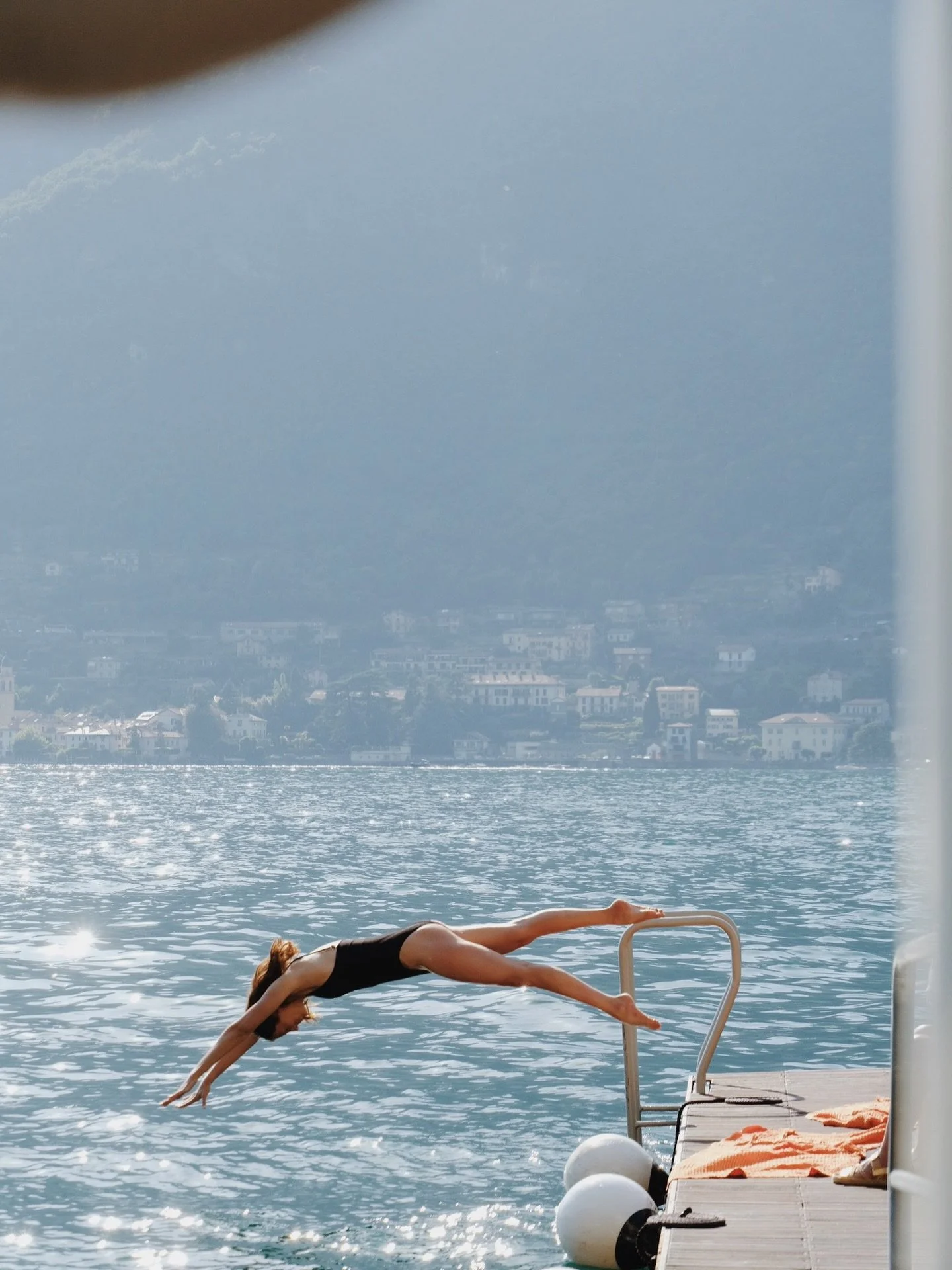 Where I&rsquo;d like to be right now: leaping into a cold lake, rather than cooped up on a sweaty train. Flashback to @k__sohn&rsquo;s 10/10 dives at @villalario last month.

~ press trip @the_re_agency