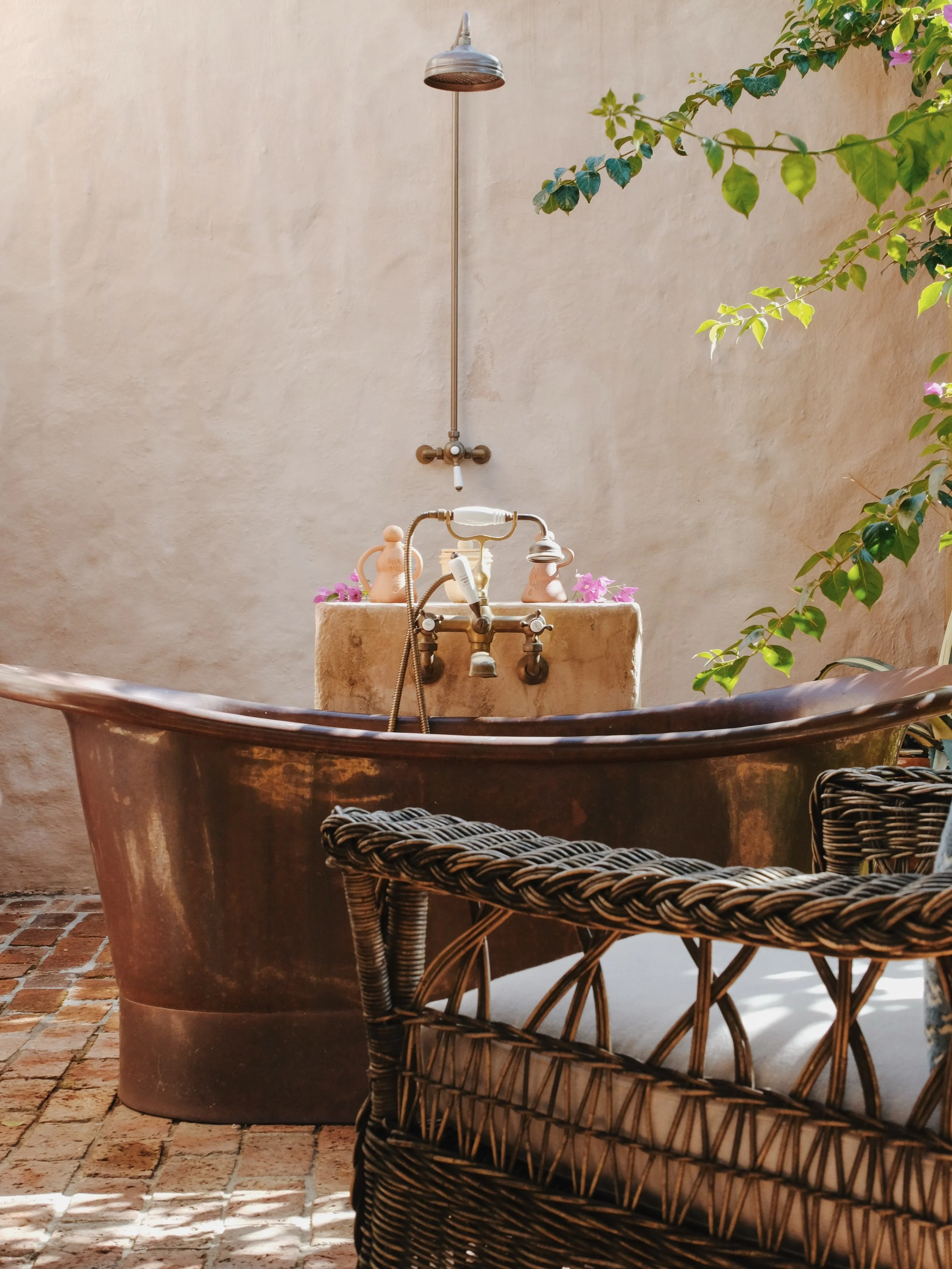 A batch of beautiful bath tubs, photographed this year from South Africa to the south coast of England. Some of these I had the pleasure of soaking in, windows flung upon, filled with everything from the finest salts to herbs freshly picked from the 