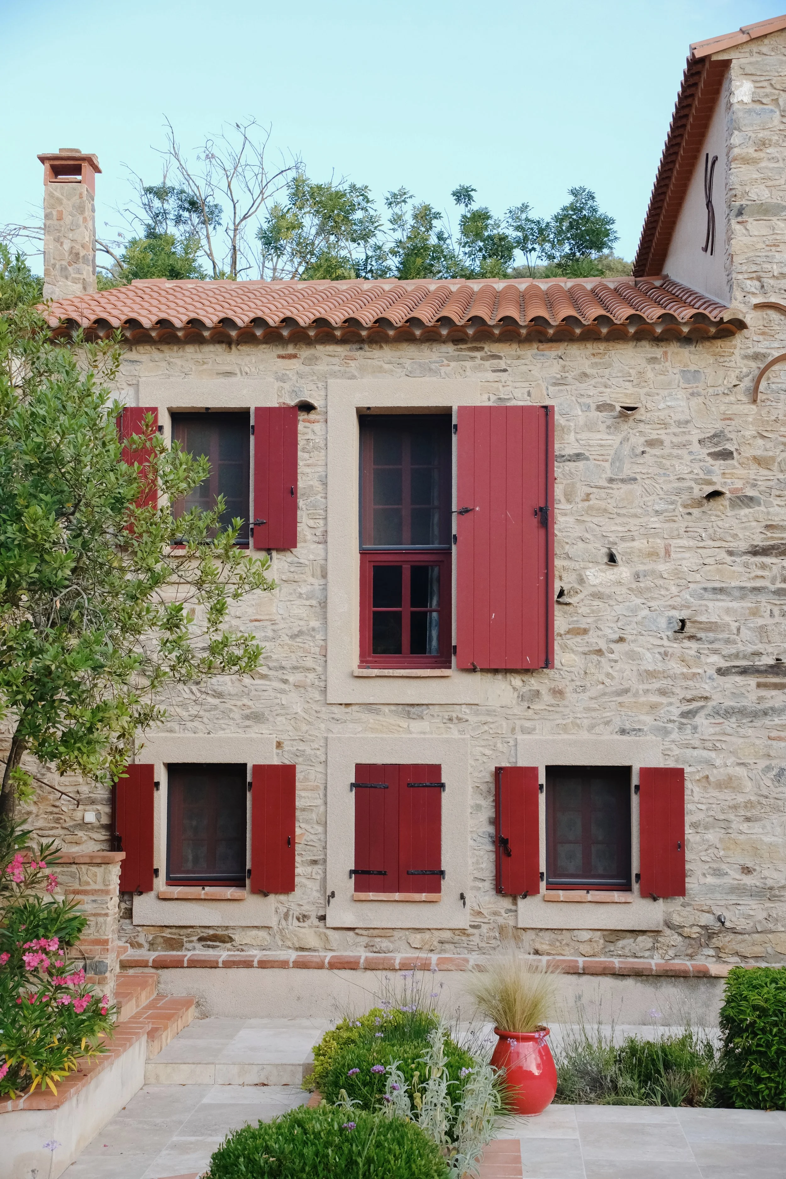 Emma_Lavelle_Madrona_Exteriors_11.jpeg