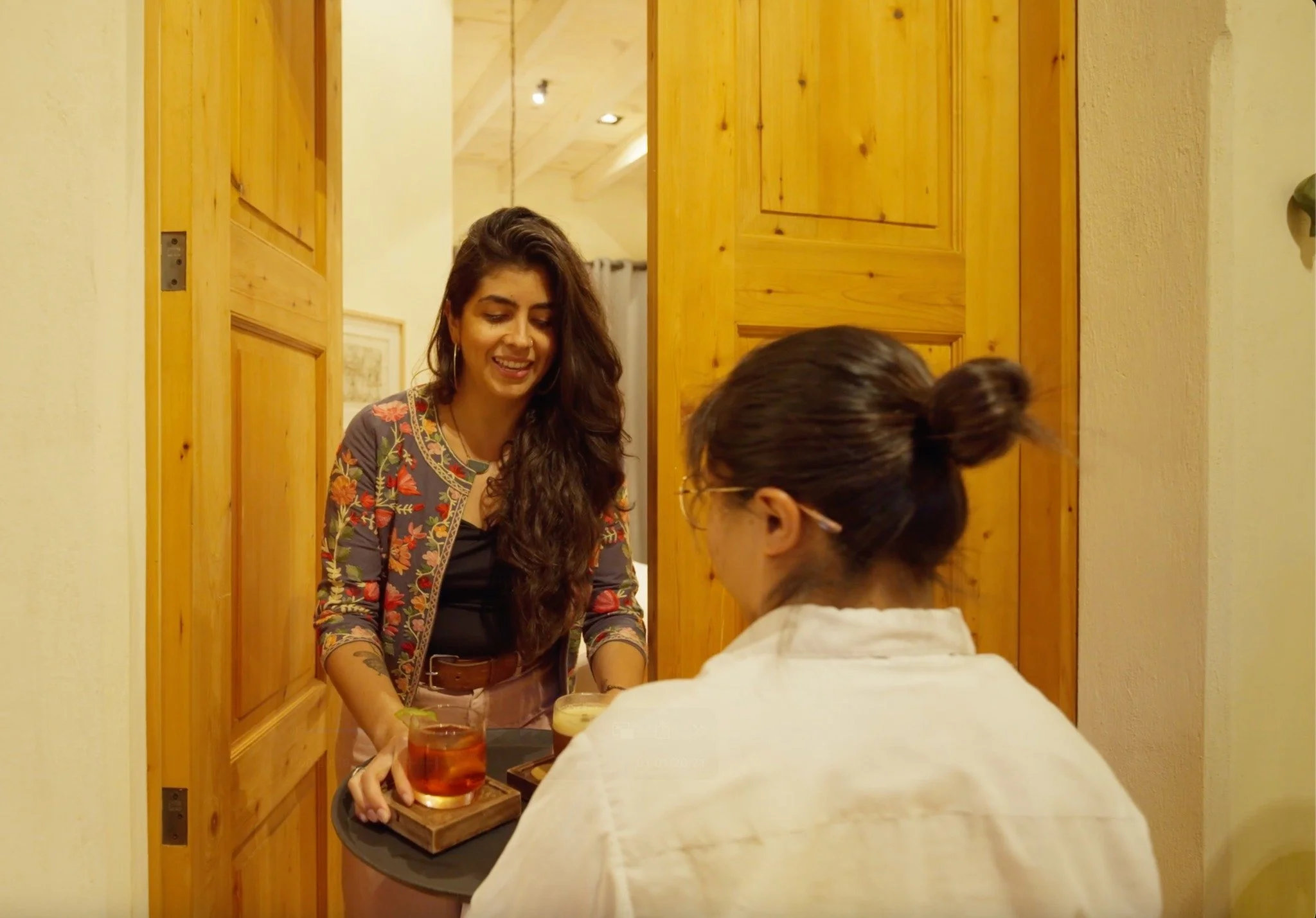 Gracias a quienes han cruzado nuestras puertas y hecho de esta casa un refugio.
Reserva y celebra con nosotros.
4 a&ntilde;os de Taller de Juan.

Thank you to everyone who crossed our doors and made this house a refuge.
Book and celebrate with us.
4 