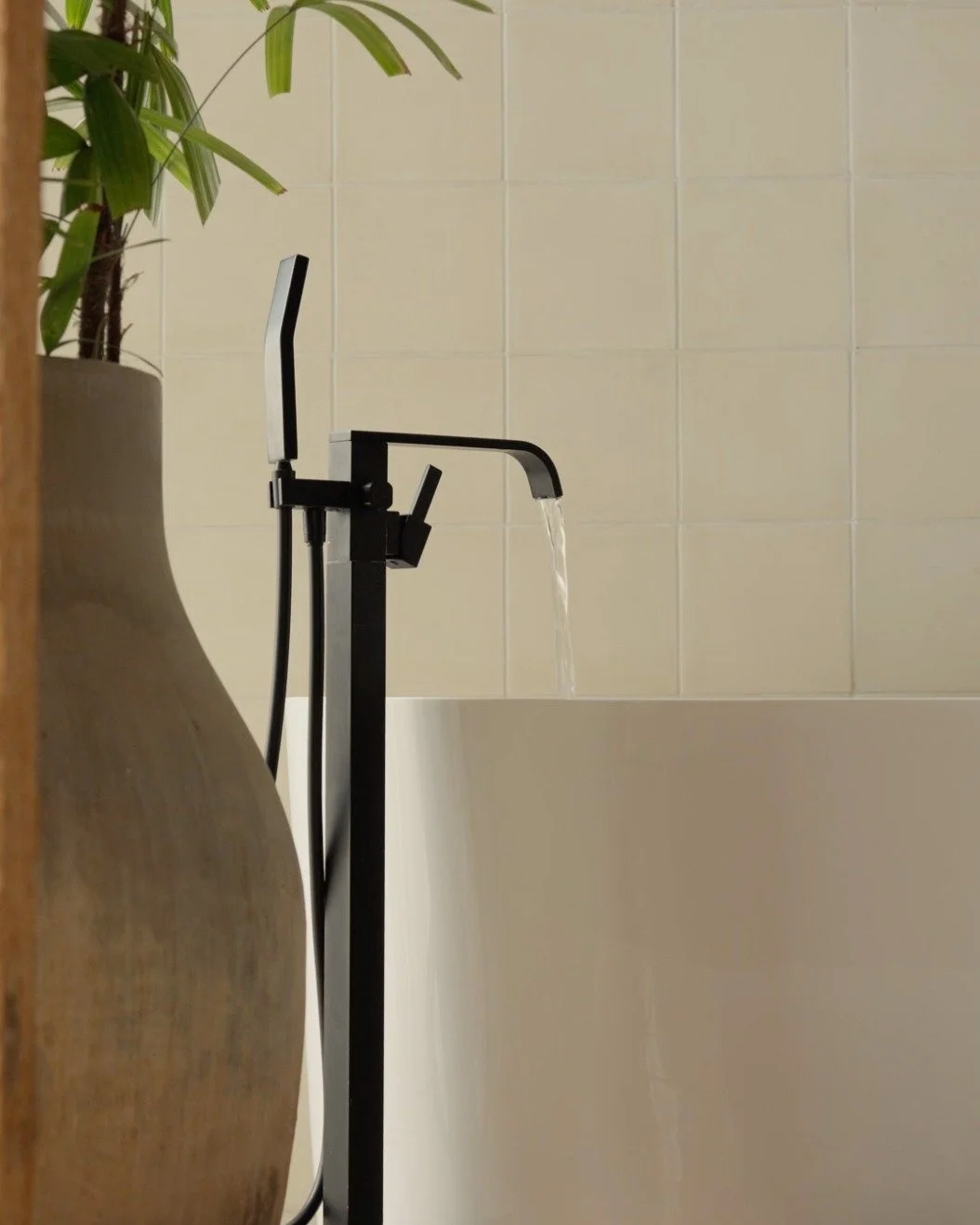 Un espacio para bajar el ritmo.

A space to slow down.

Tarifas especiales: Link en bio.
.
.
#TallerDeJuan #ComoEnCasa #SanCristobal #D&eacute;janosConsentirte