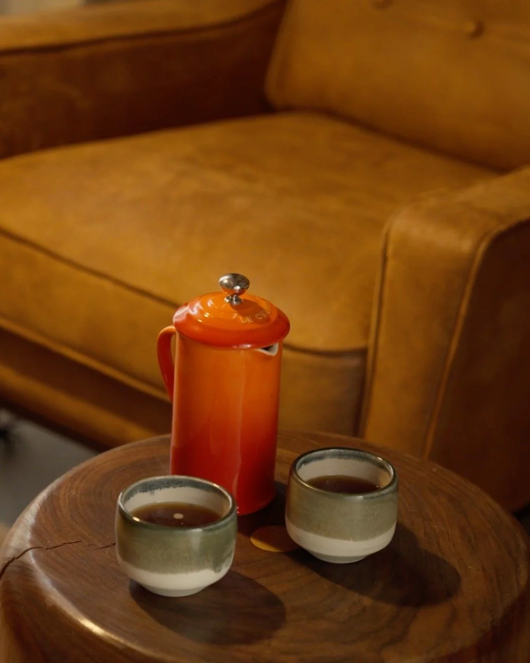 Las ma&ntilde;anas aqu&iacute; son sencillas.
Un caf&eacute; y un lugar c&oacute;modo.
Descubre Taller de Juan.

Mornings here are simple.
A coffee and a comfortable place.
Discover Taller de Juan.

Tarifas especiales:  Link en Bio.
.
.
#TallerDeJuan