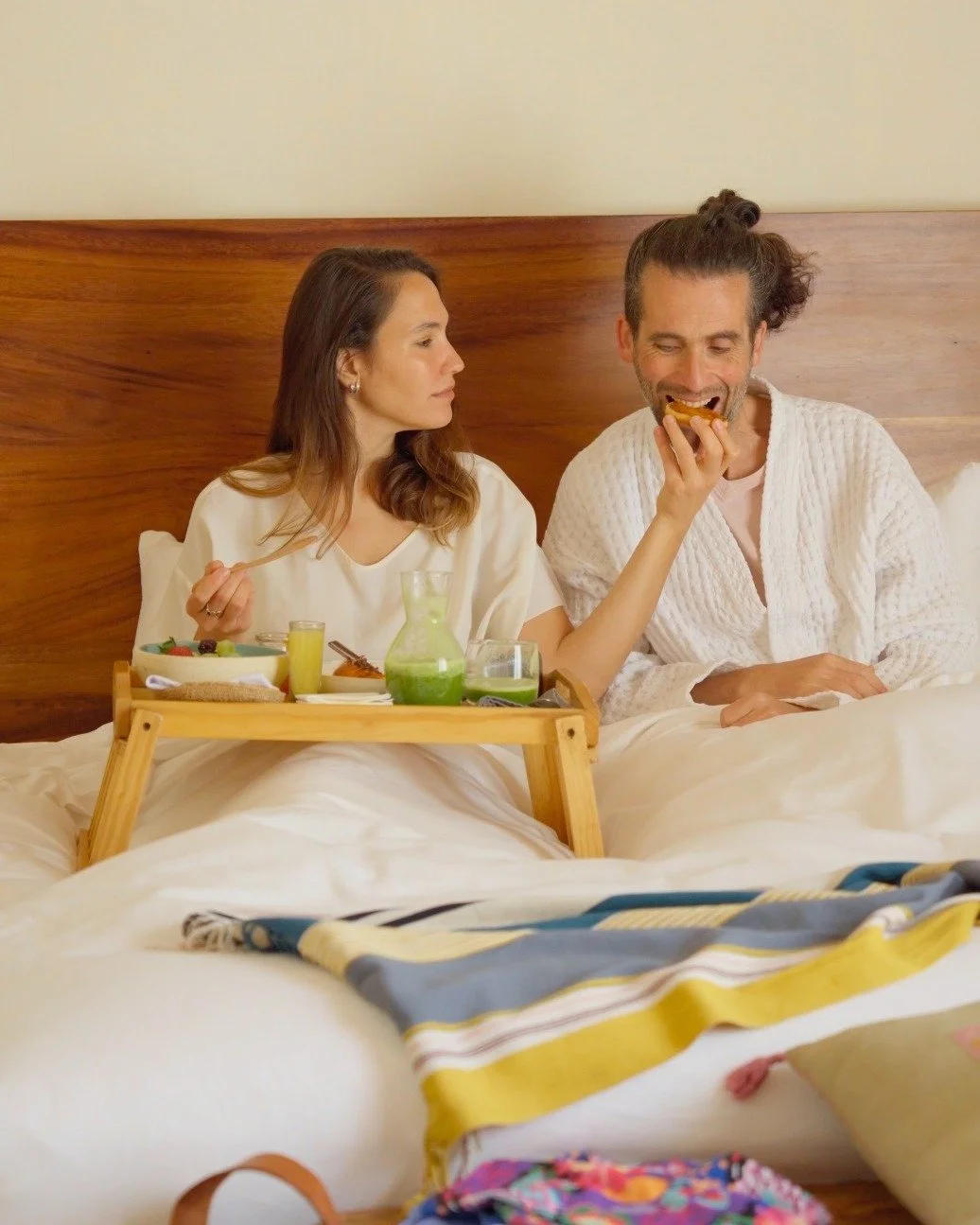 Hay ma&ntilde;anas que se quedan.

Un desayuno compartido,
la luz entrando despacio,
el caf&eacute; a&uacute;n caliente entre las manos.

Momentos simples que se vuelven memoria.

As&iacute; se vive Taller de Juan.

Reserva tu estancia.
Link en bio.
