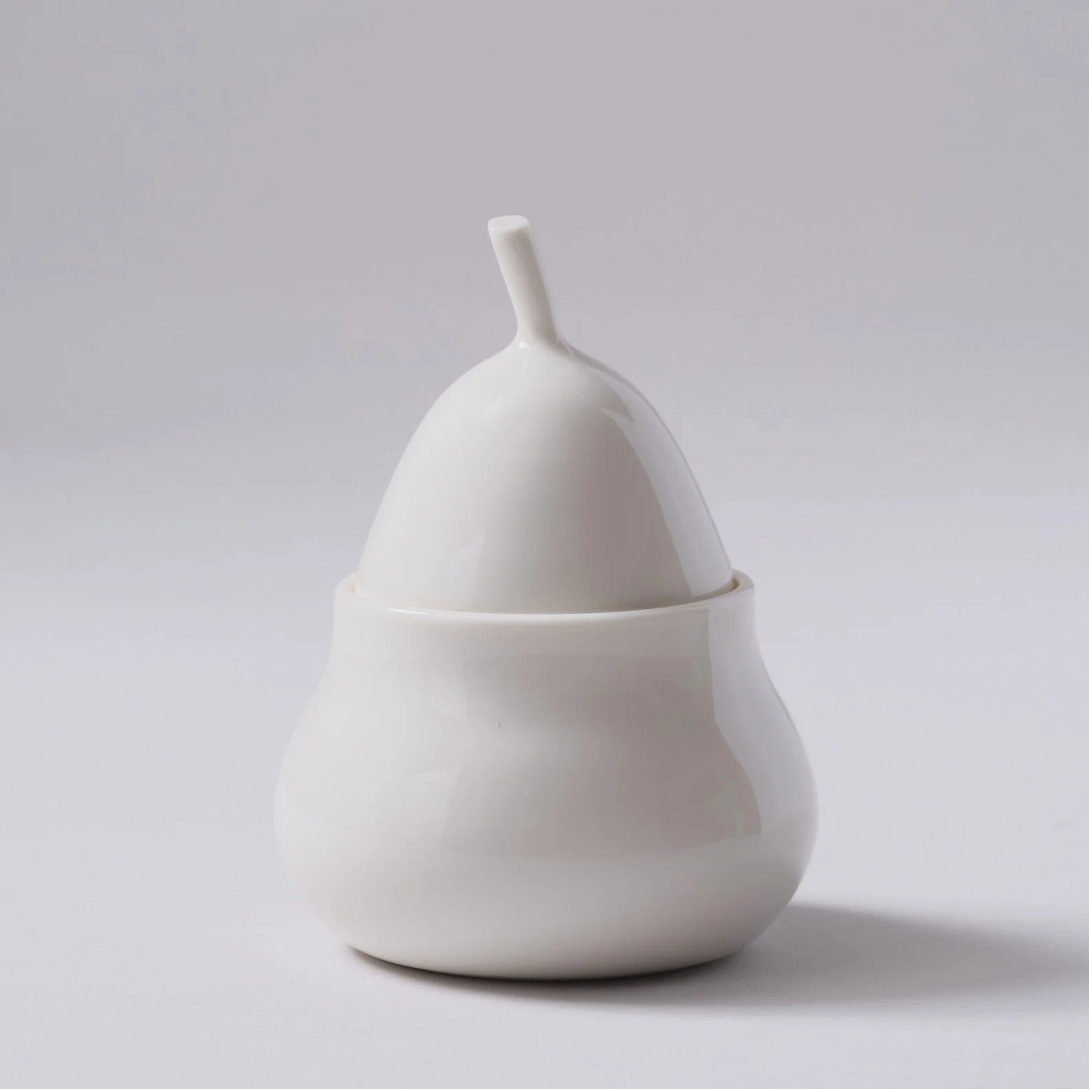 Birgit_Pohl_Ceramics_Lidded_Pear_Pot1.jpg