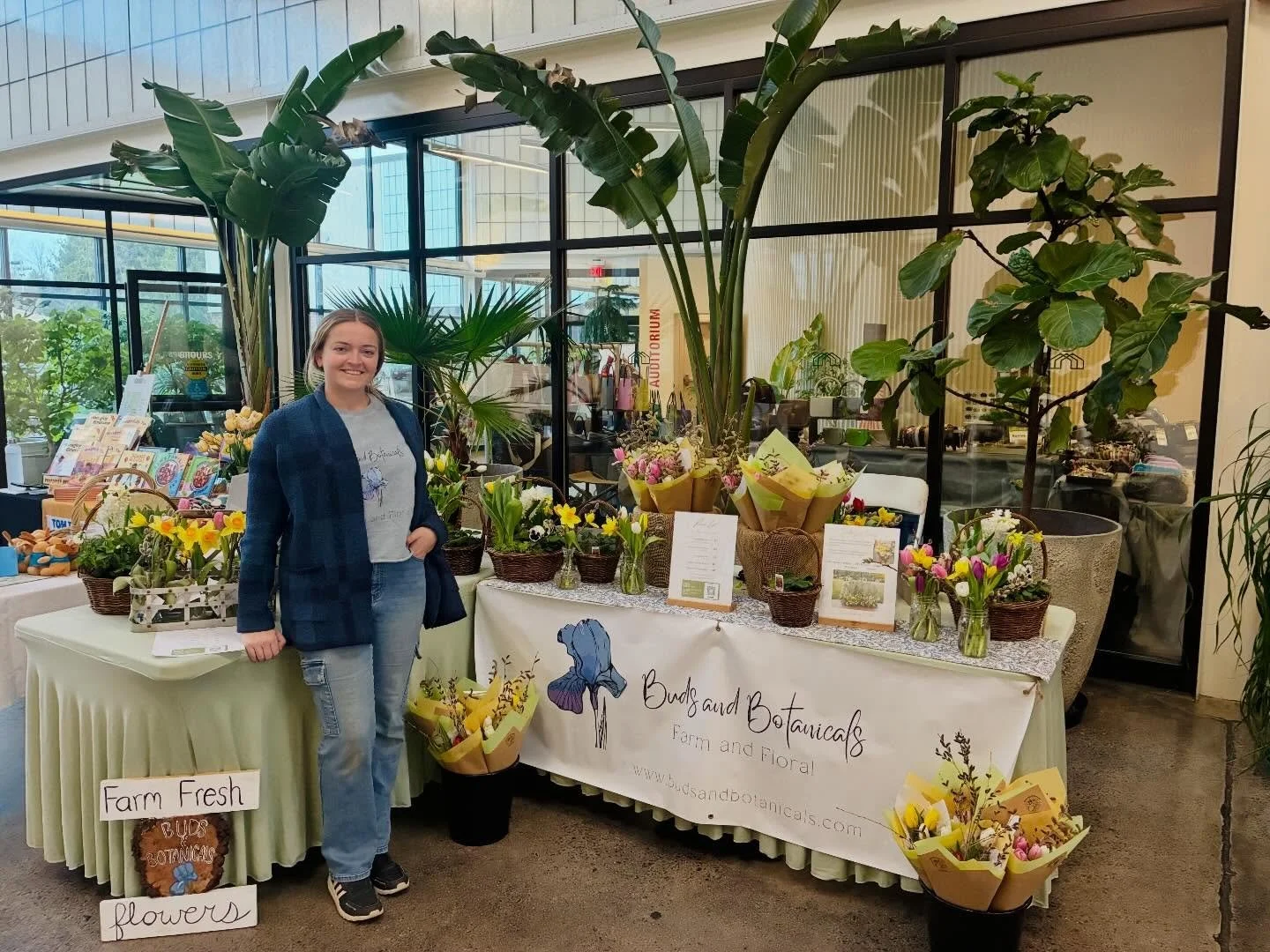 Our first event of the season has been so much fun! Everyone has loved seeing locally grown spring flowers enter the scene. 💐

Early season daffodils, forced field tulips, pussy willow branches, pansies and so much more available today. We&rsquo;ll 