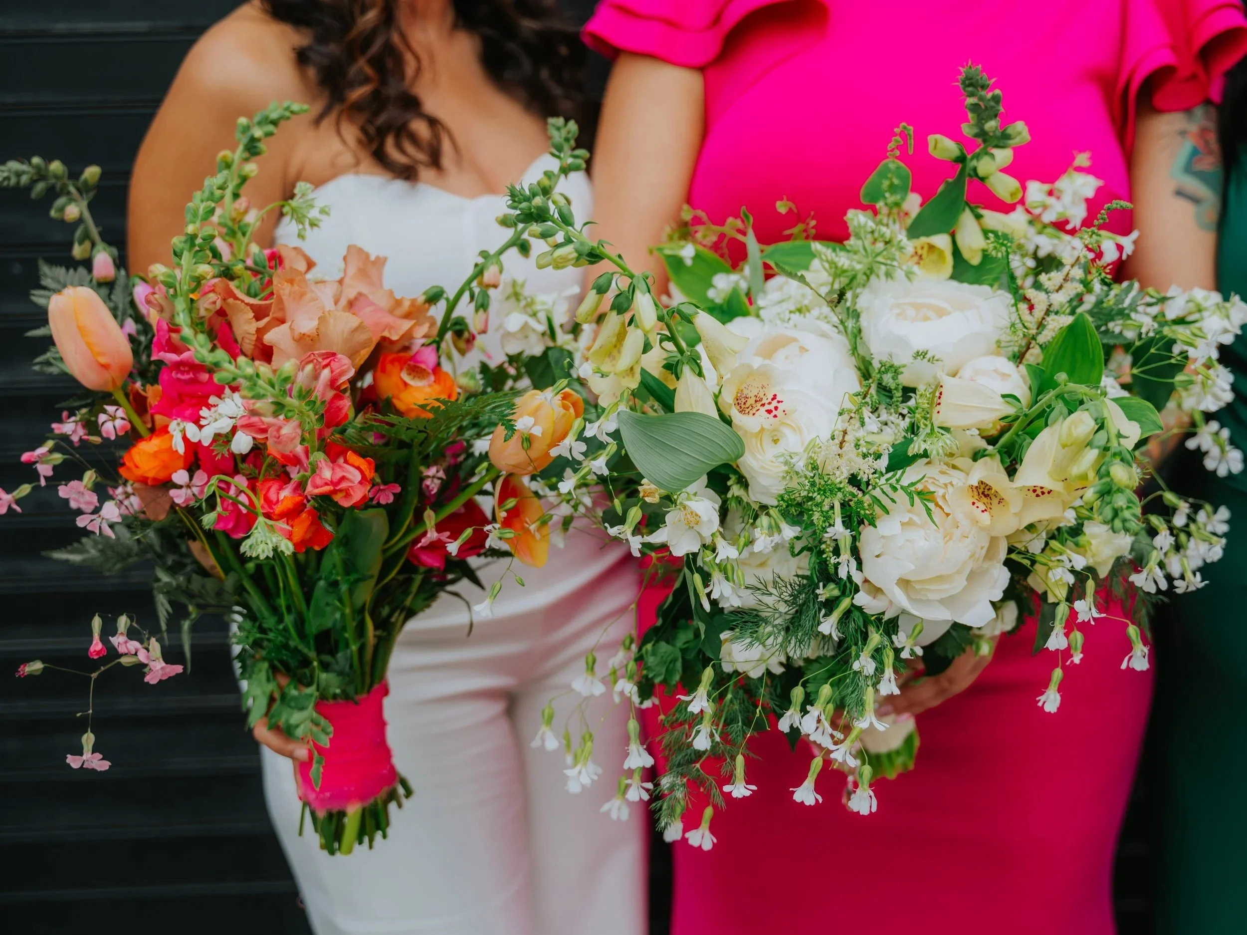 bride+and+bridesmaid+bouquet+closeup.jpg