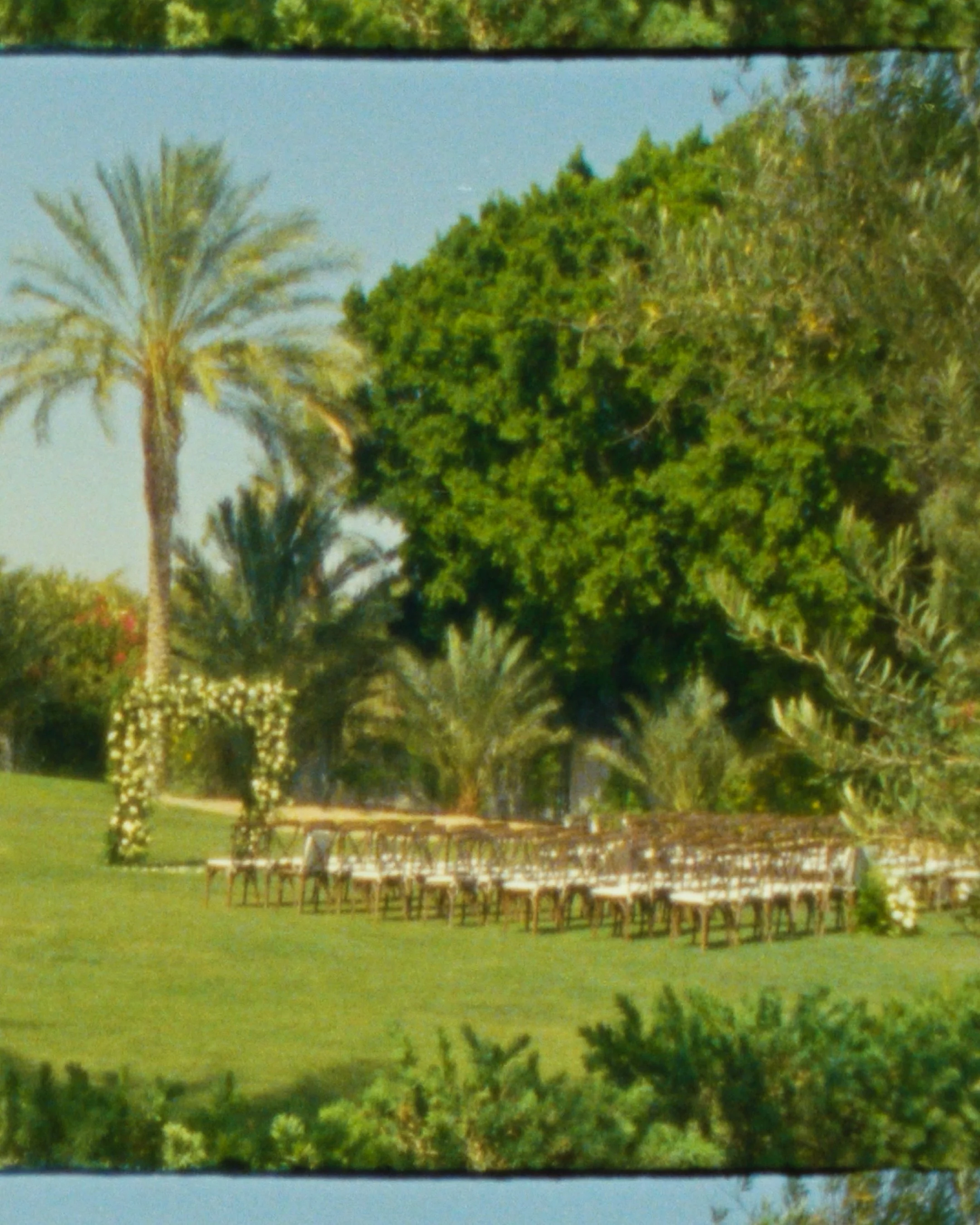 some of my favorite frames pulled from a fresh super8 scan 🎞️
.
.
.
.
. 
Planning: @concept.create.celebrate 
Venue: @old_polo_estate 
Photo: @hollyfreytagphoto 
Video: @tdens
#super8 #super8videographer #super8scans