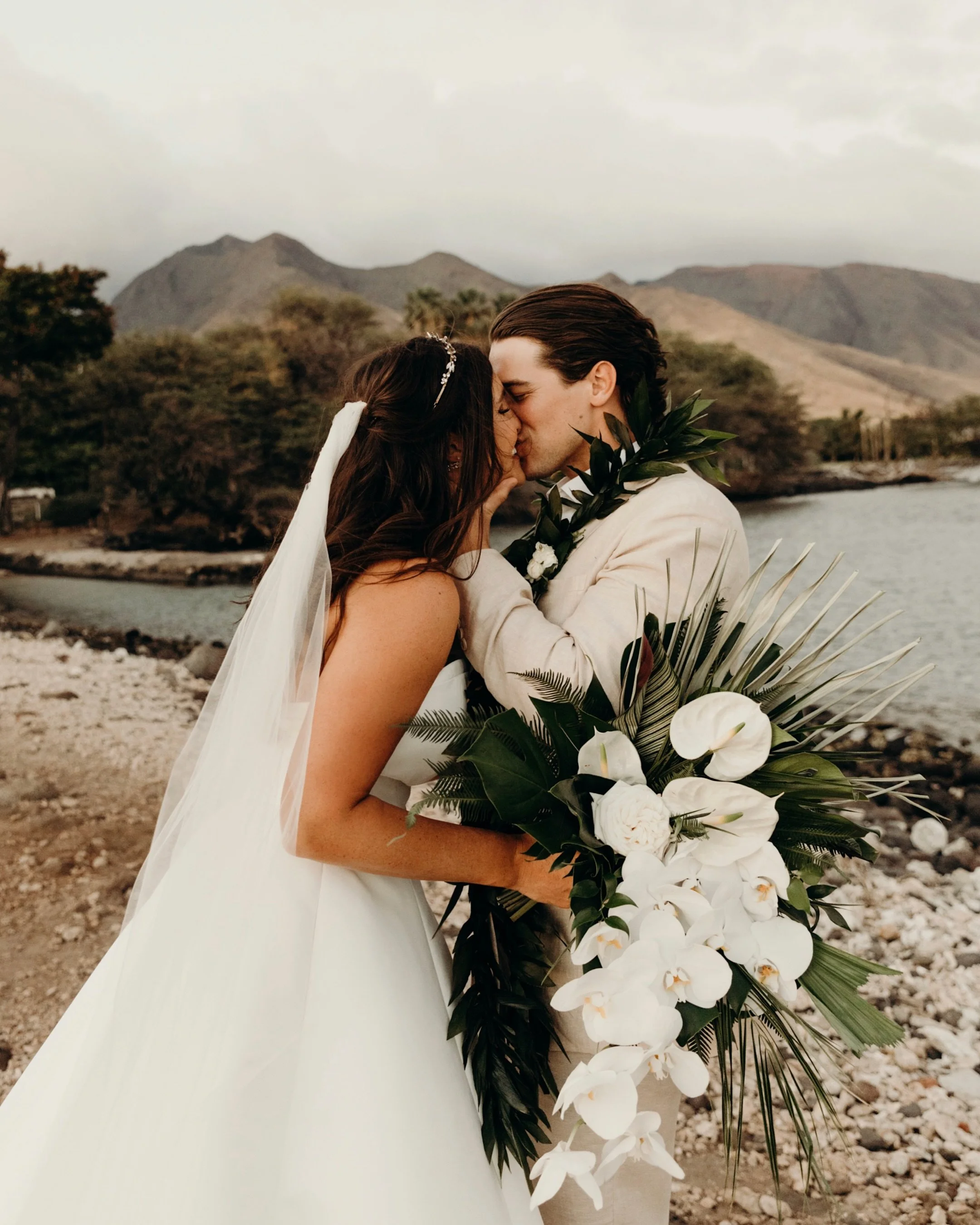4 years together, 9 years married!!! I love you J 💌