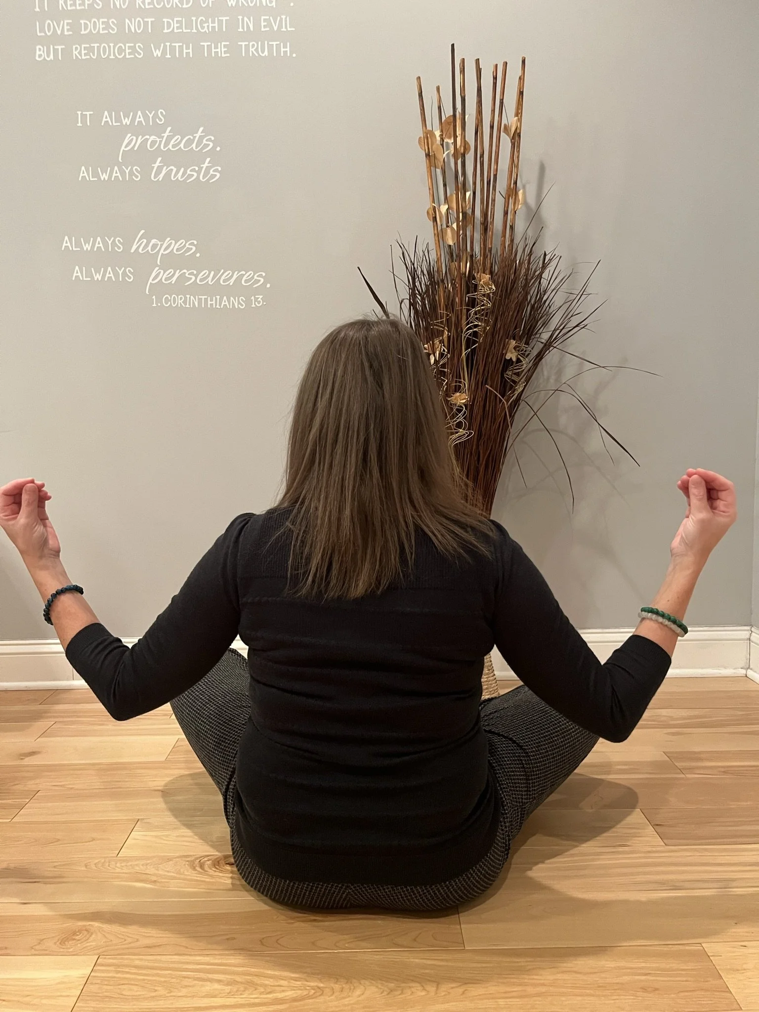 Brandi Van meditating as part of the Psychic Development Mentorship Program, demonstrating meditation for psychic development, intuitive development training, and exercises to help students strengthen and tap into their psychic abilities.