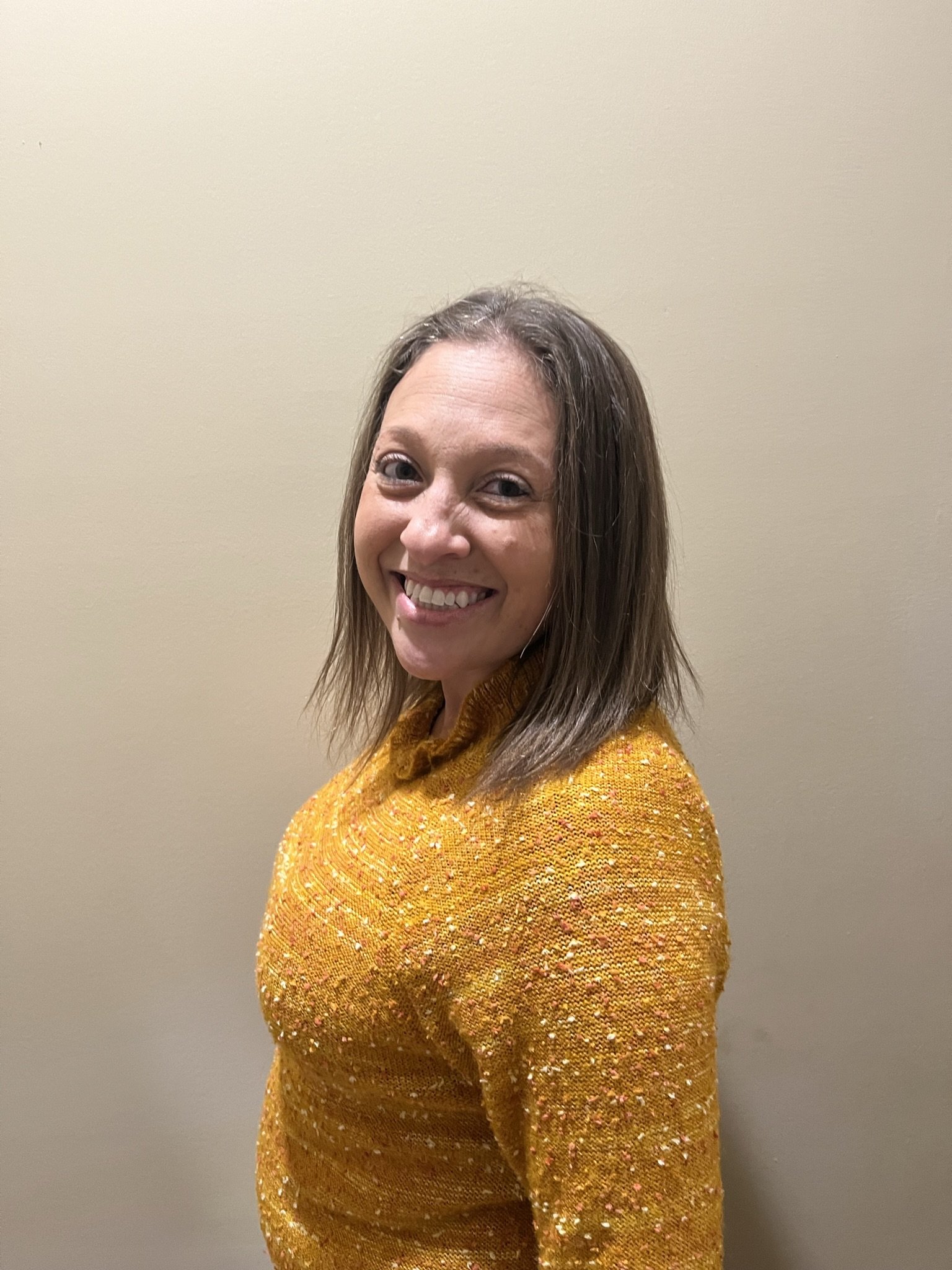 Brandi Van, psychic medium mentor, guiding students in the Psychic Development Mentorship Program through psychic courses online, psychic development training to help them discover and strengthen their psychic abilities.