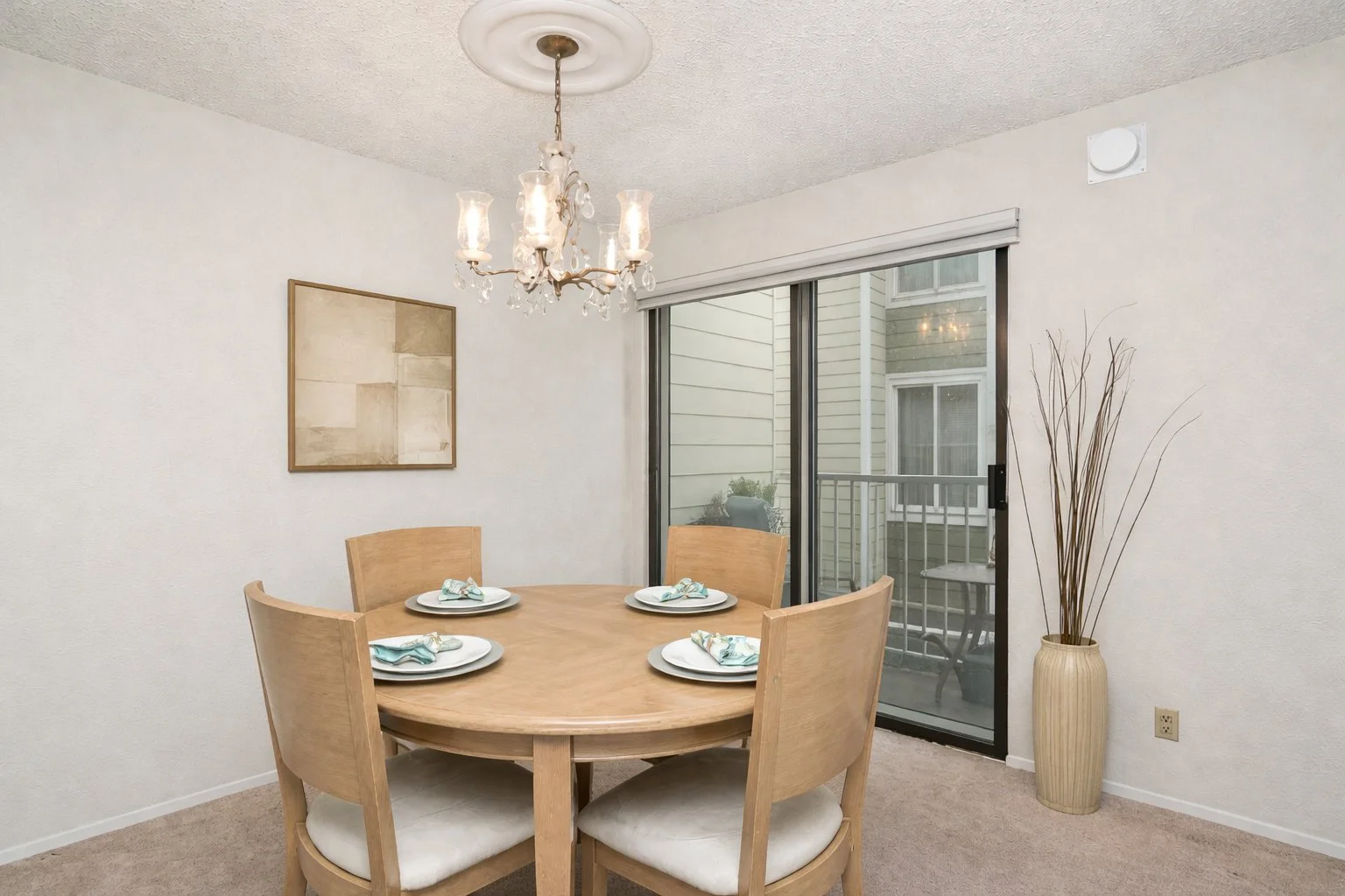 Dining room MLS 2491791.jpg