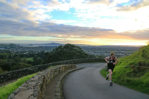 Niggle or Injury? How to Decide What to Do Before Auckland Marathon