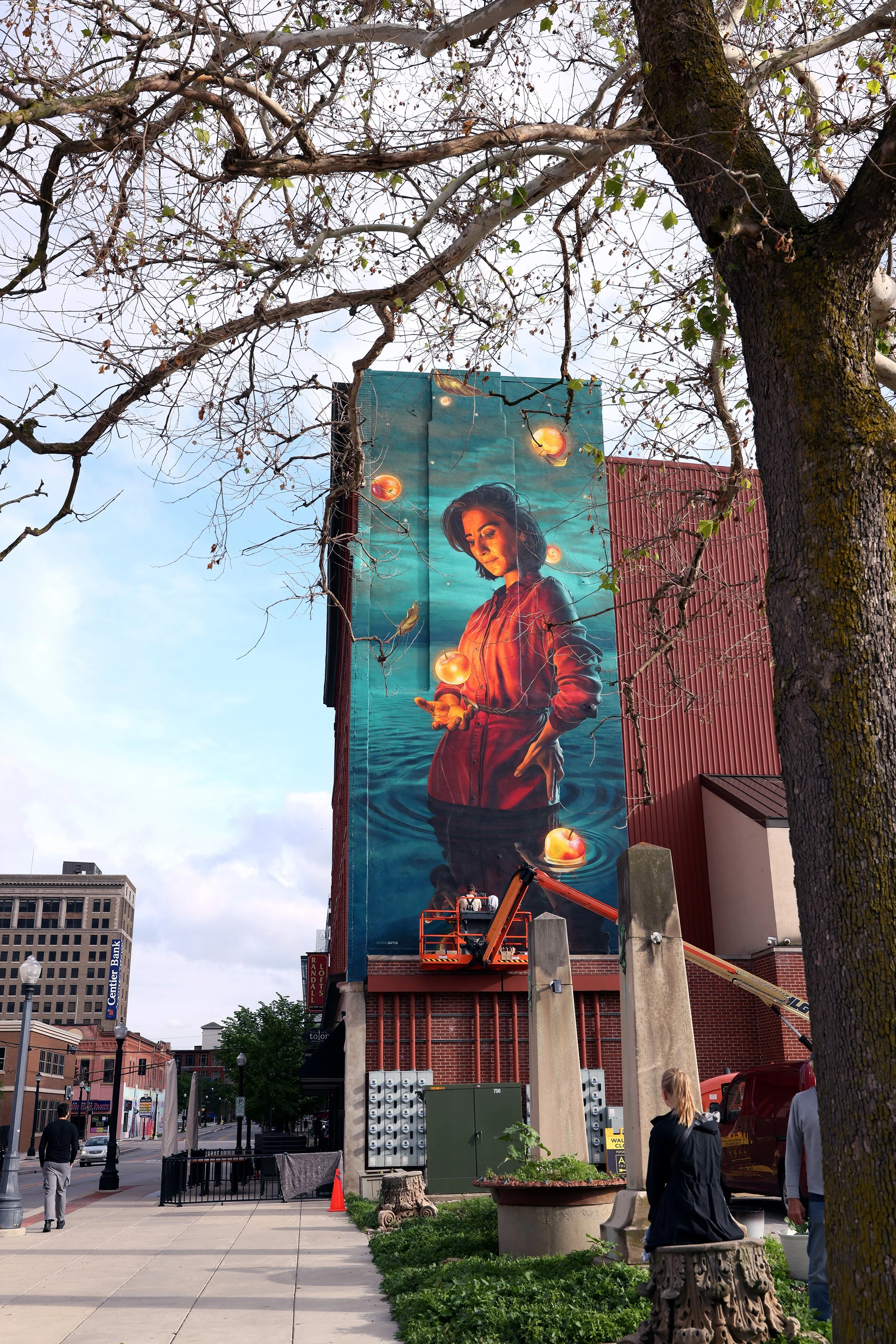 052426_mdurbin_studio_giftig_mural_finished15.jpg