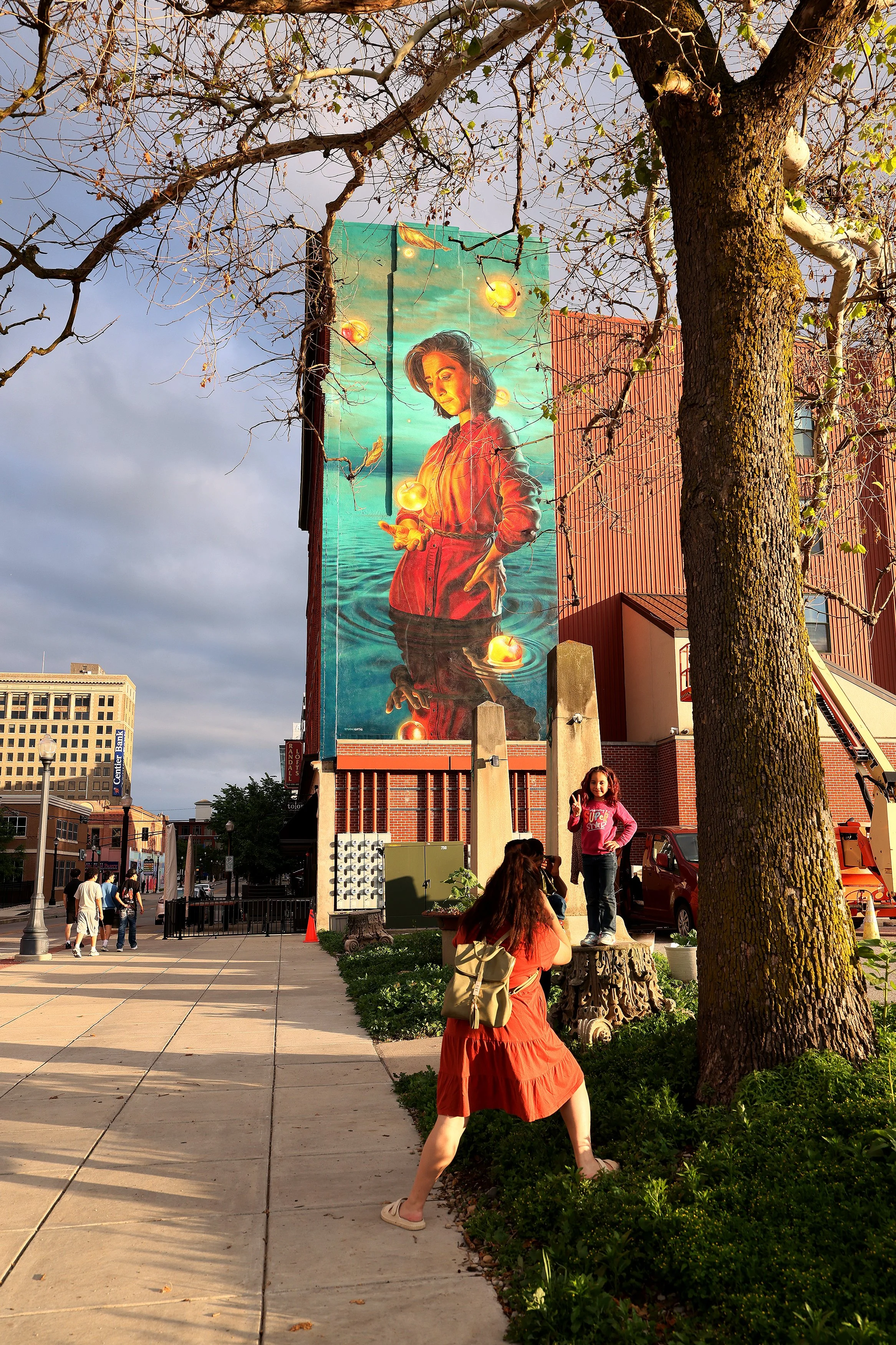 052426_mdurbin_studio_giftig_mural_finished31.jpg