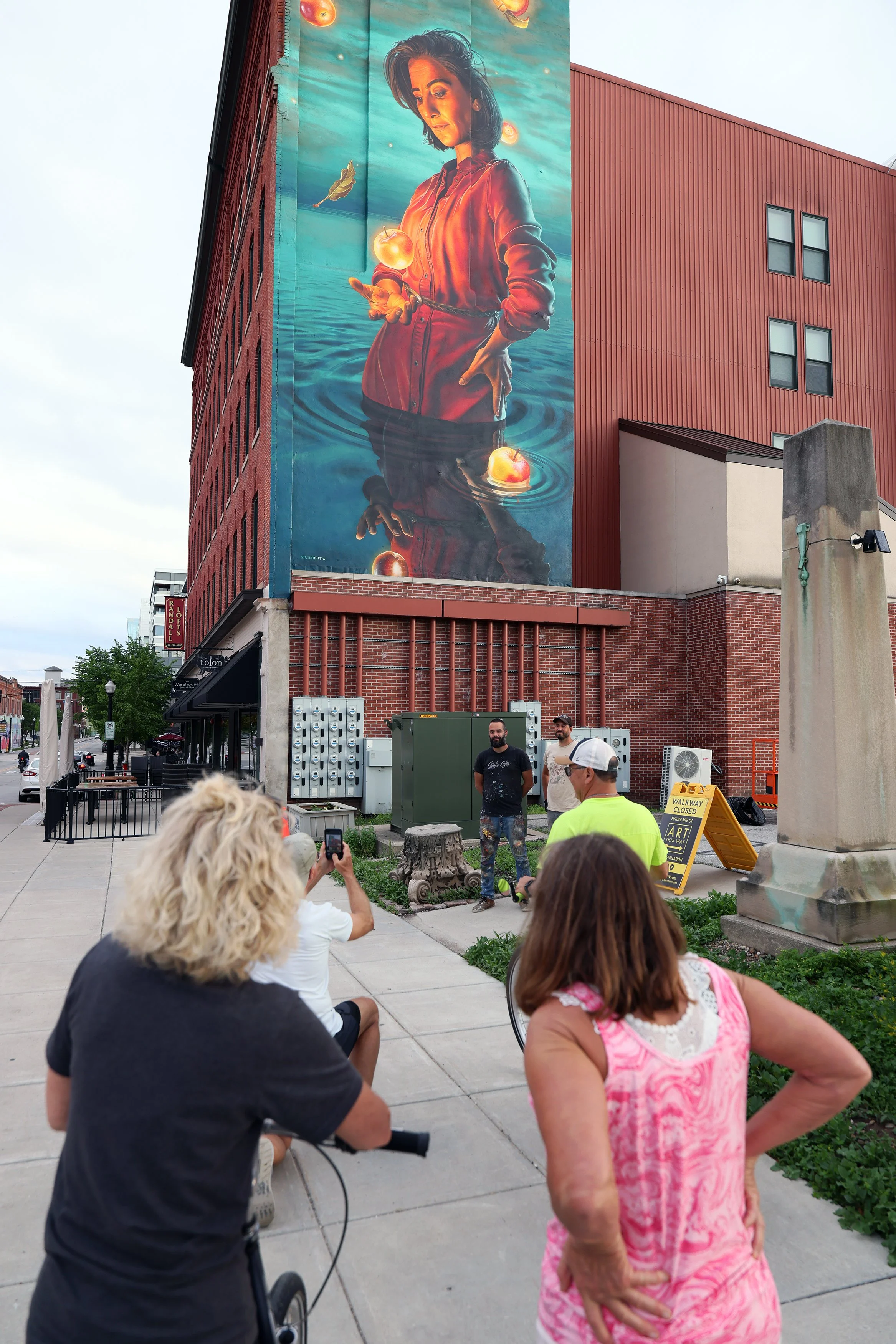 052426_mdurbin_studio_giftig_mural_finished32.jpg