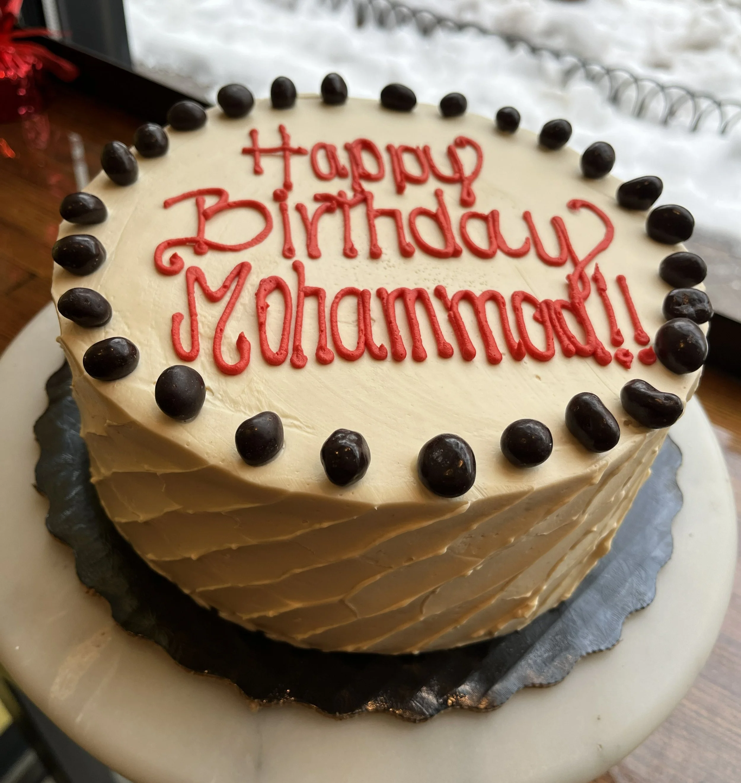 MOCHA
Devil's Food Cake, Coffee Buttercream, Chocolate-covered Espresso Beans