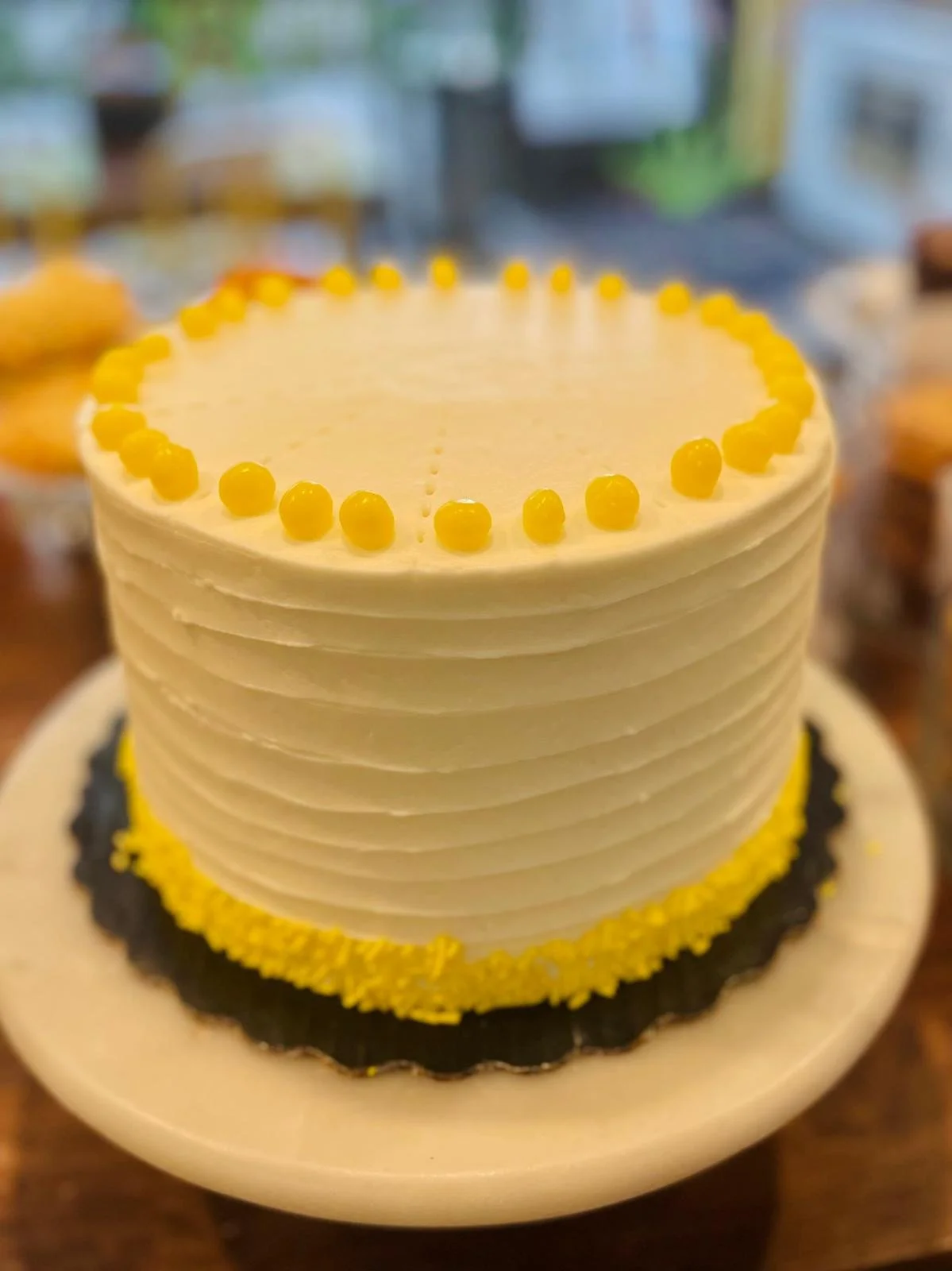 LEMON CREAM CHEESE
Lemon Cake, Cream Cheese Icing, Lemon Heads