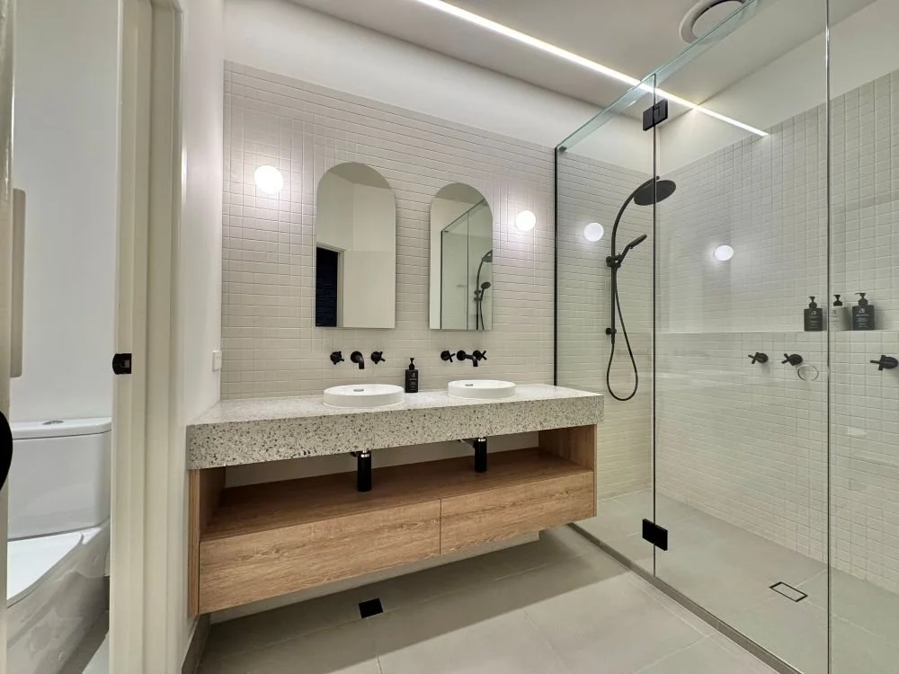 Room 3 bathroom1_red.jpg