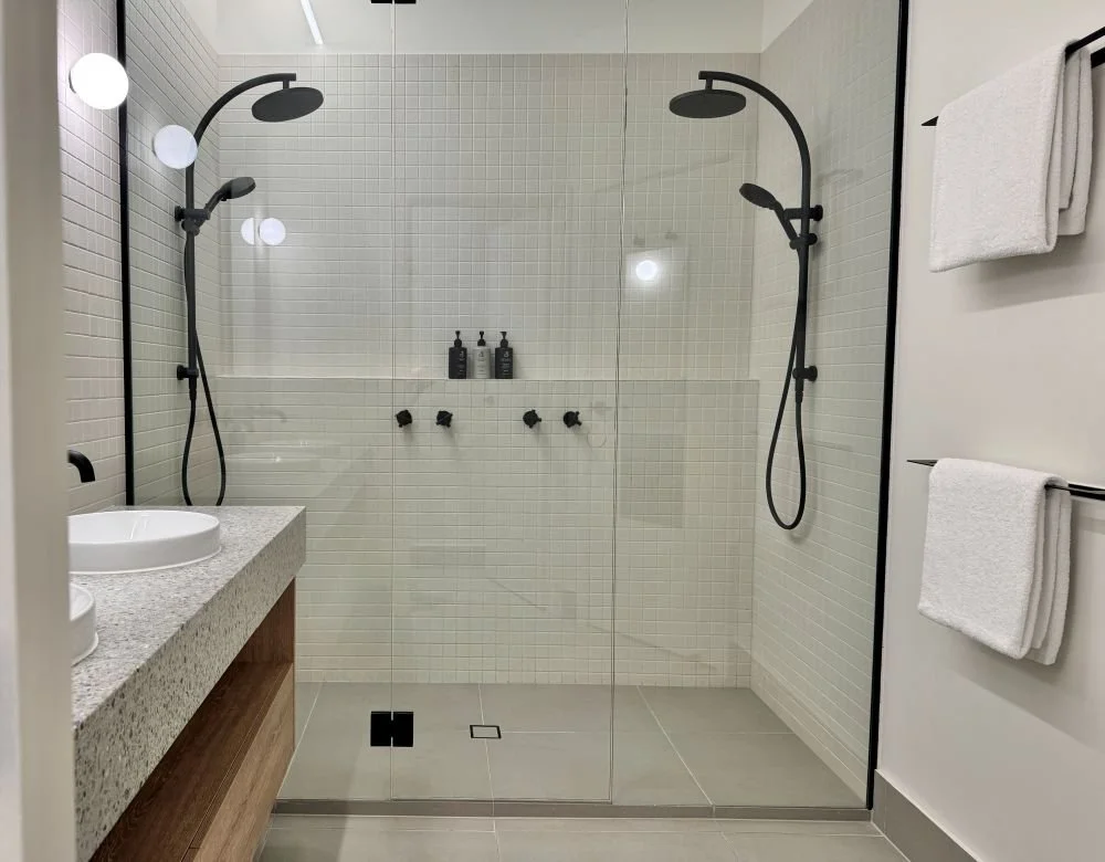Room 3 bathroom2_red.jpg