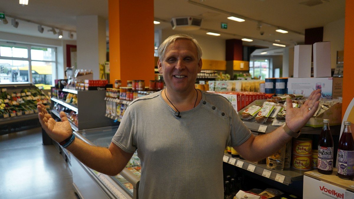   Jan Bredack    
Founder and CEO Veganz
       