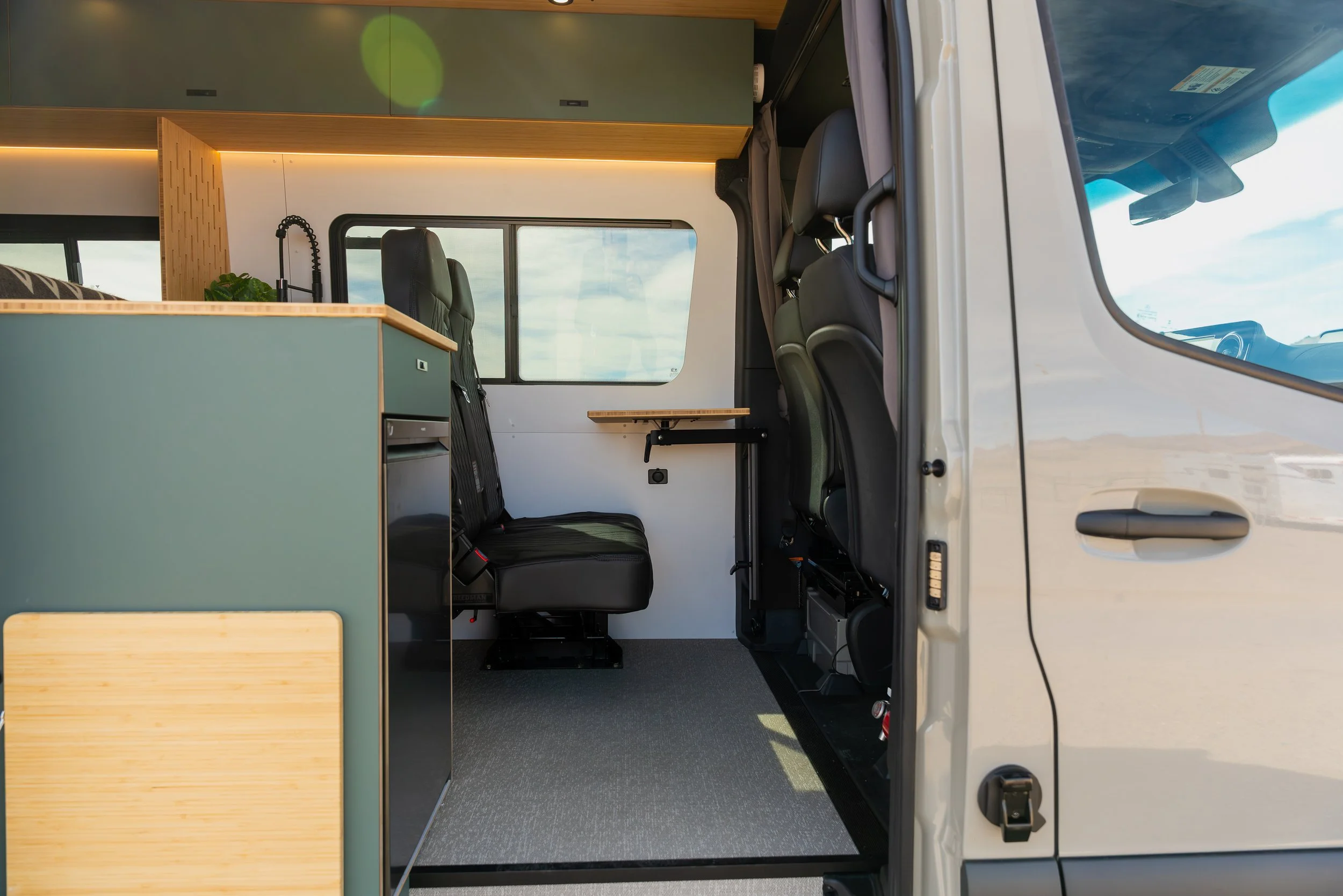 558_Convoy_ShowVan_Web-18.jpg