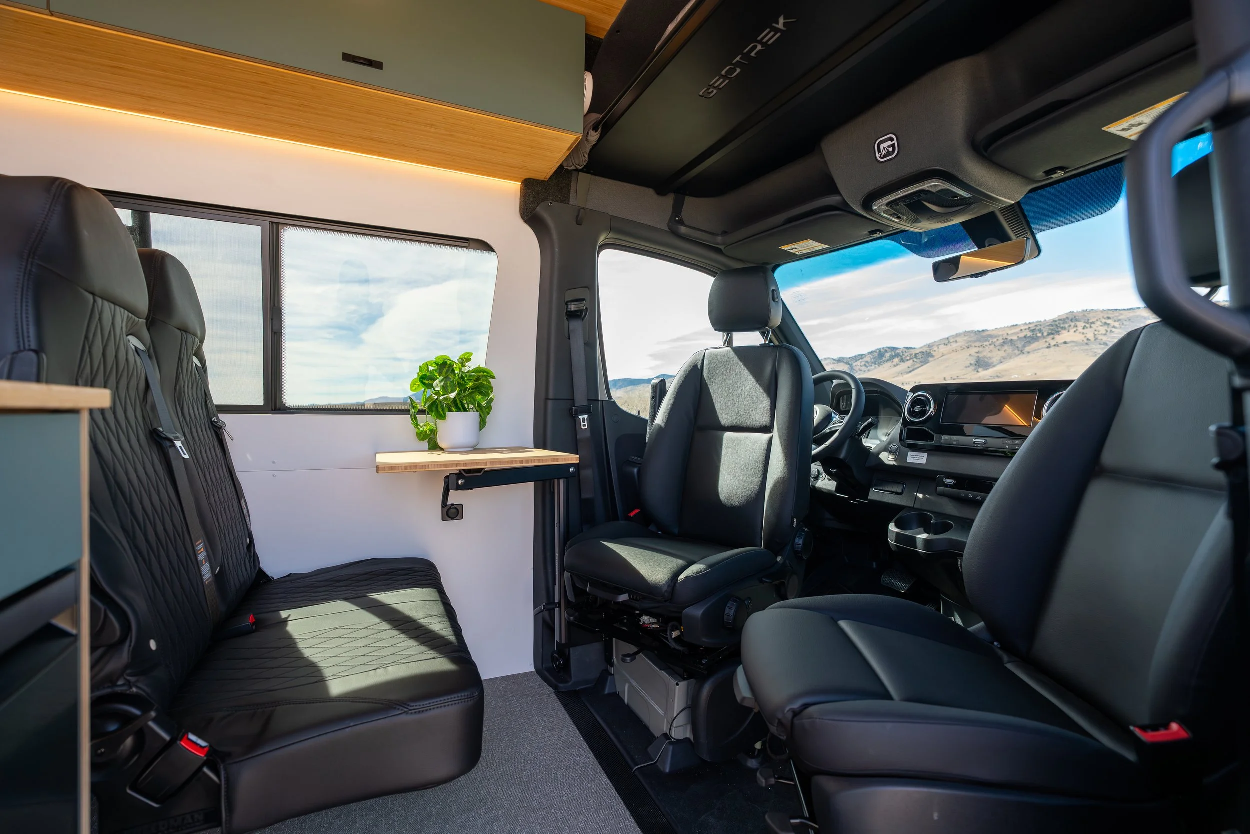 558_Convoy_ShowVan_Web-33.jpg