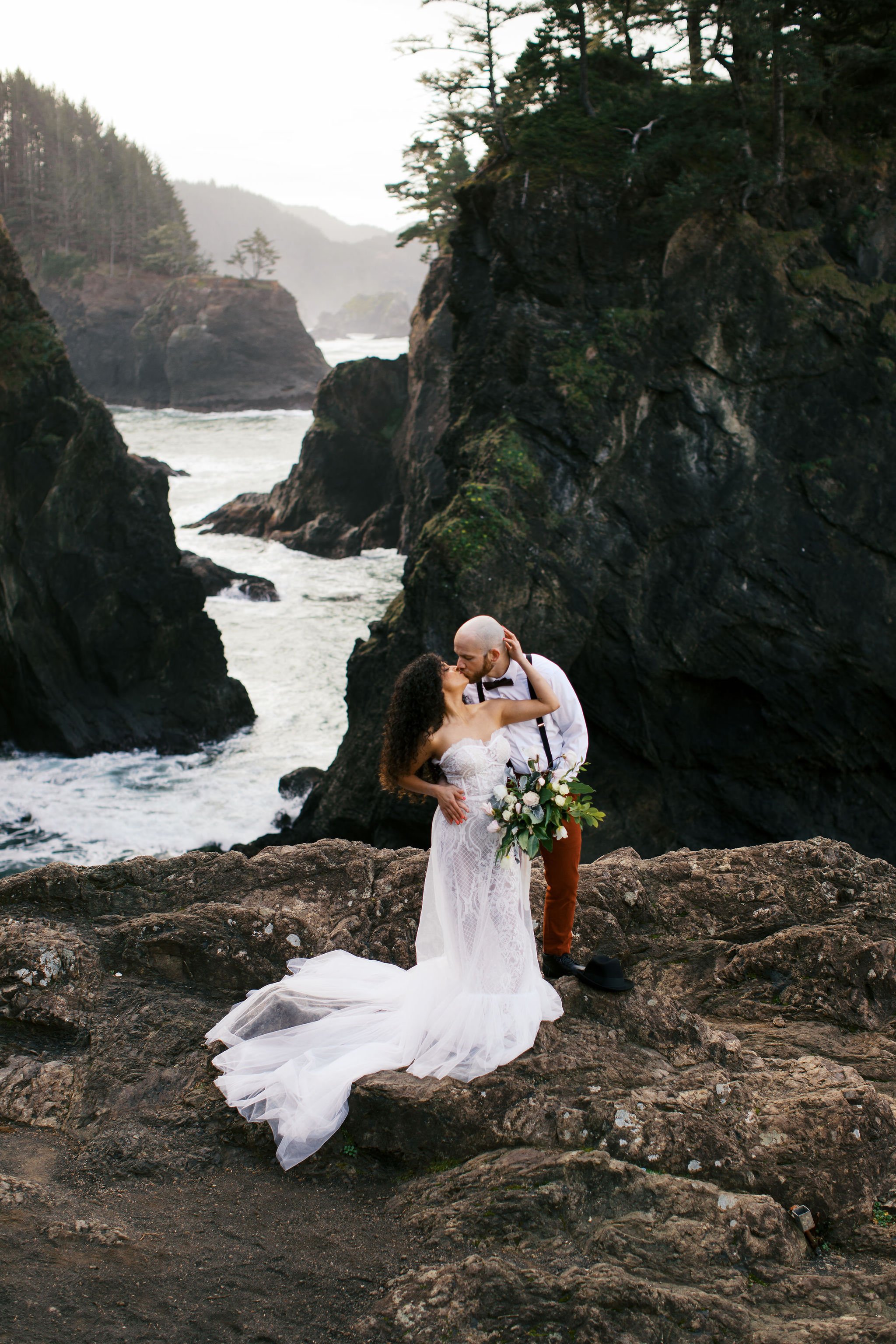 PNW Elopement Photographer, Brookings Elopement, Natural Bridge Elopement